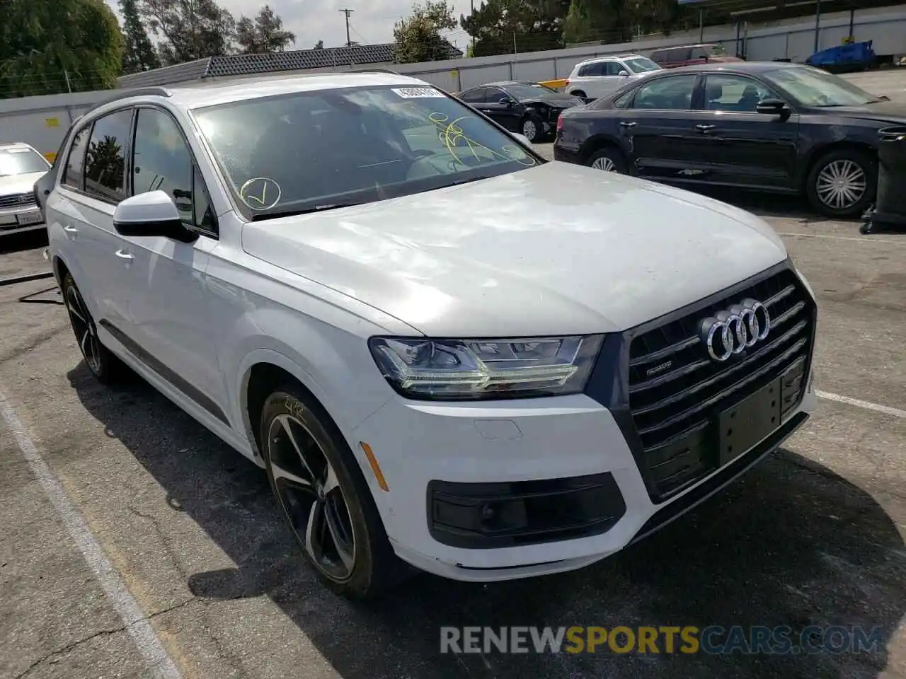 1 Photograph of a damaged car WA1VAAF74KD032596 AUDI Q7 2019