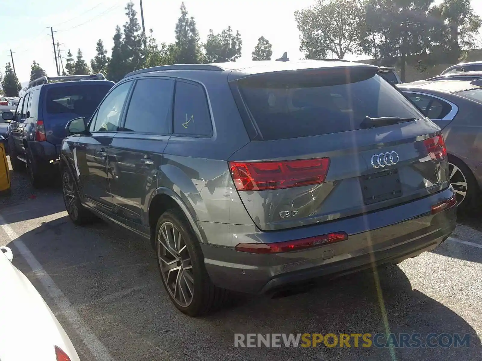 3 Фотография поврежденного автомобиля WA1VAAF75KD009313 AUDI Q7 2019