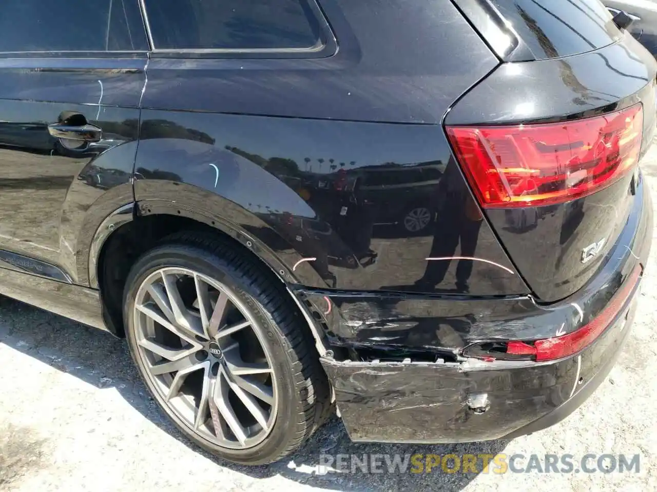 9 Photograph of a damaged car WA1VAAF75KD010865 AUDI Q7 2019