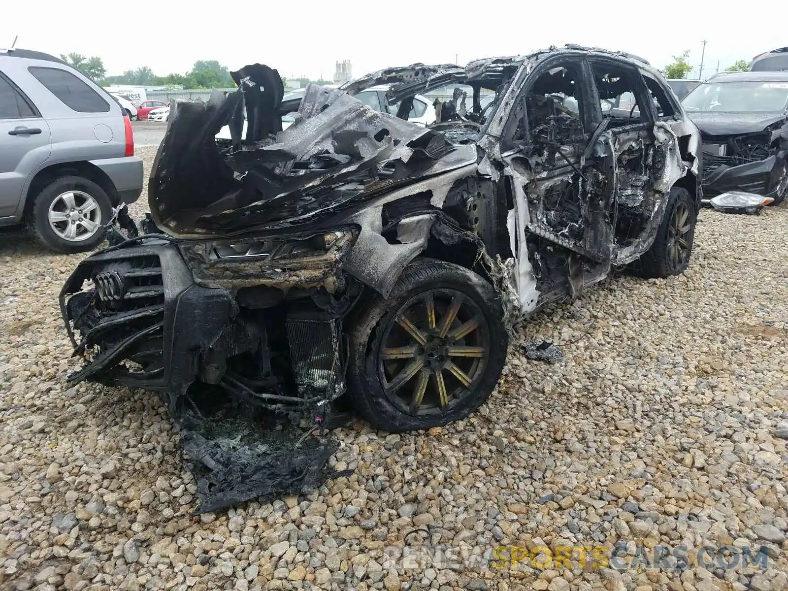 2 Photograph of a damaged car WA1VAAF75KD012292 AUDI Q7 2019