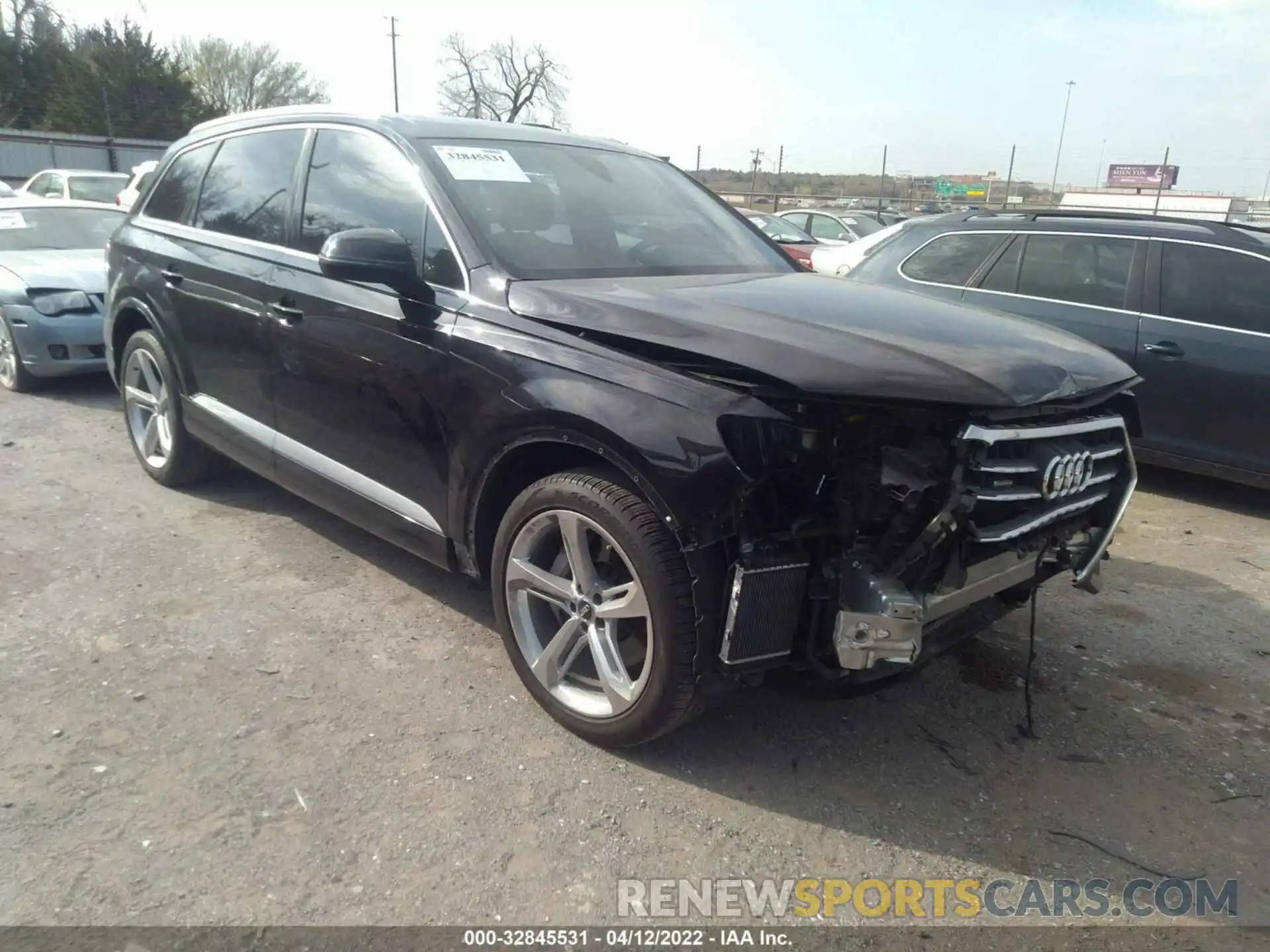 1 Photograph of a damaged car WA1VAAF75KD030243 AUDI Q7 2019