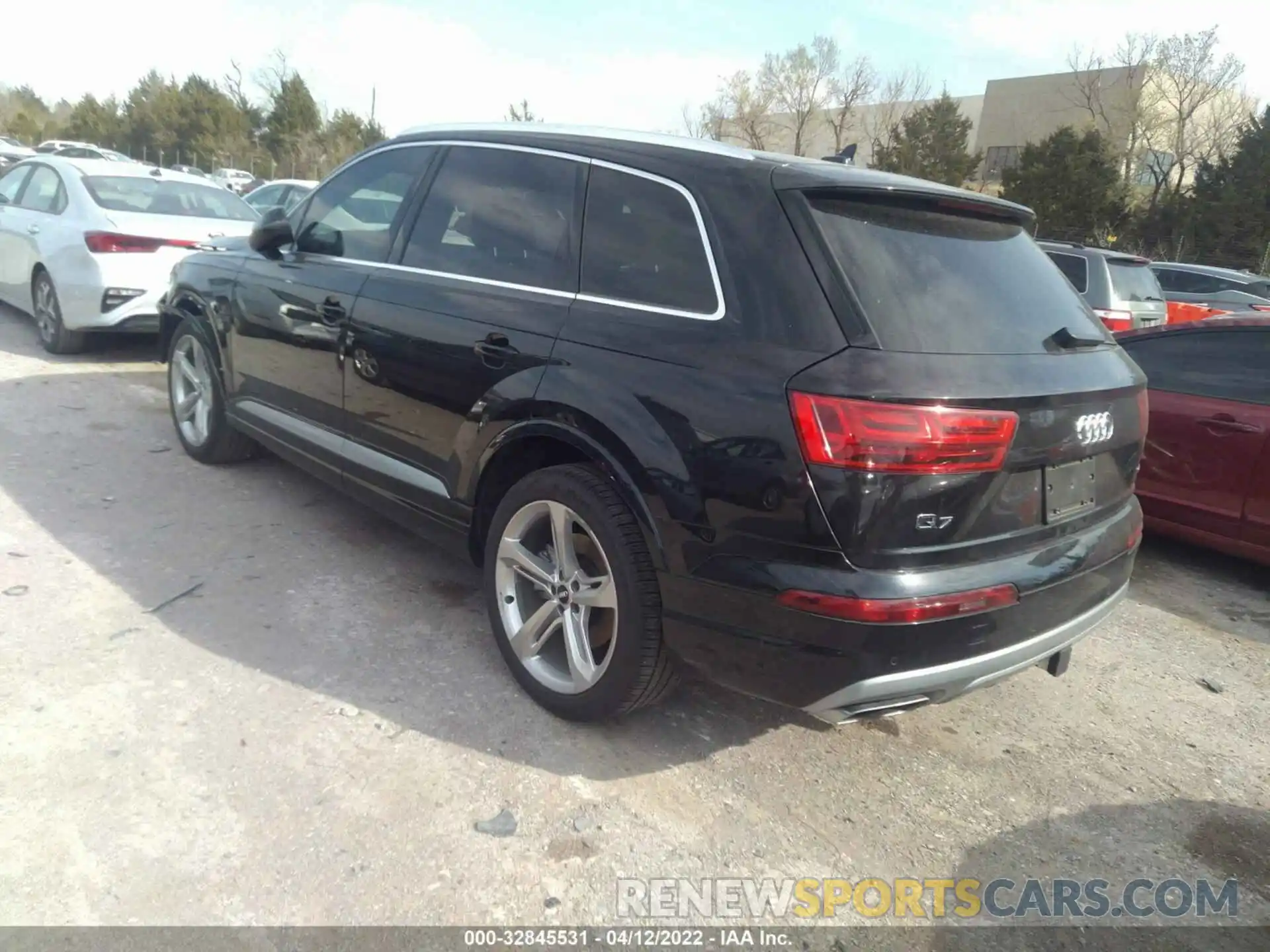 3 Фотография поврежденного автомобиля WA1VAAF75KD030243 AUDI Q7 2019