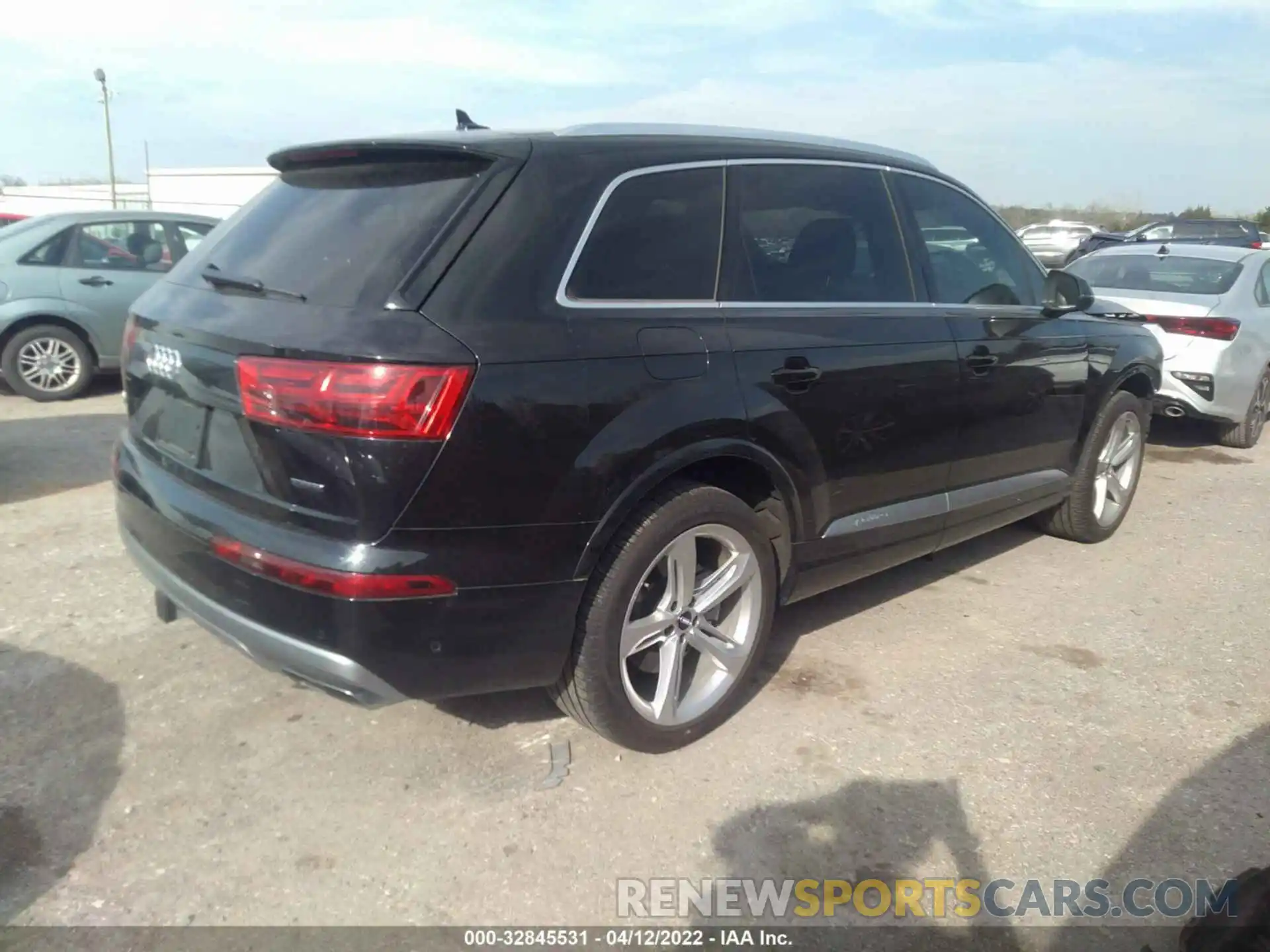 4 Фотография поврежденного автомобиля WA1VAAF75KD030243 AUDI Q7 2019