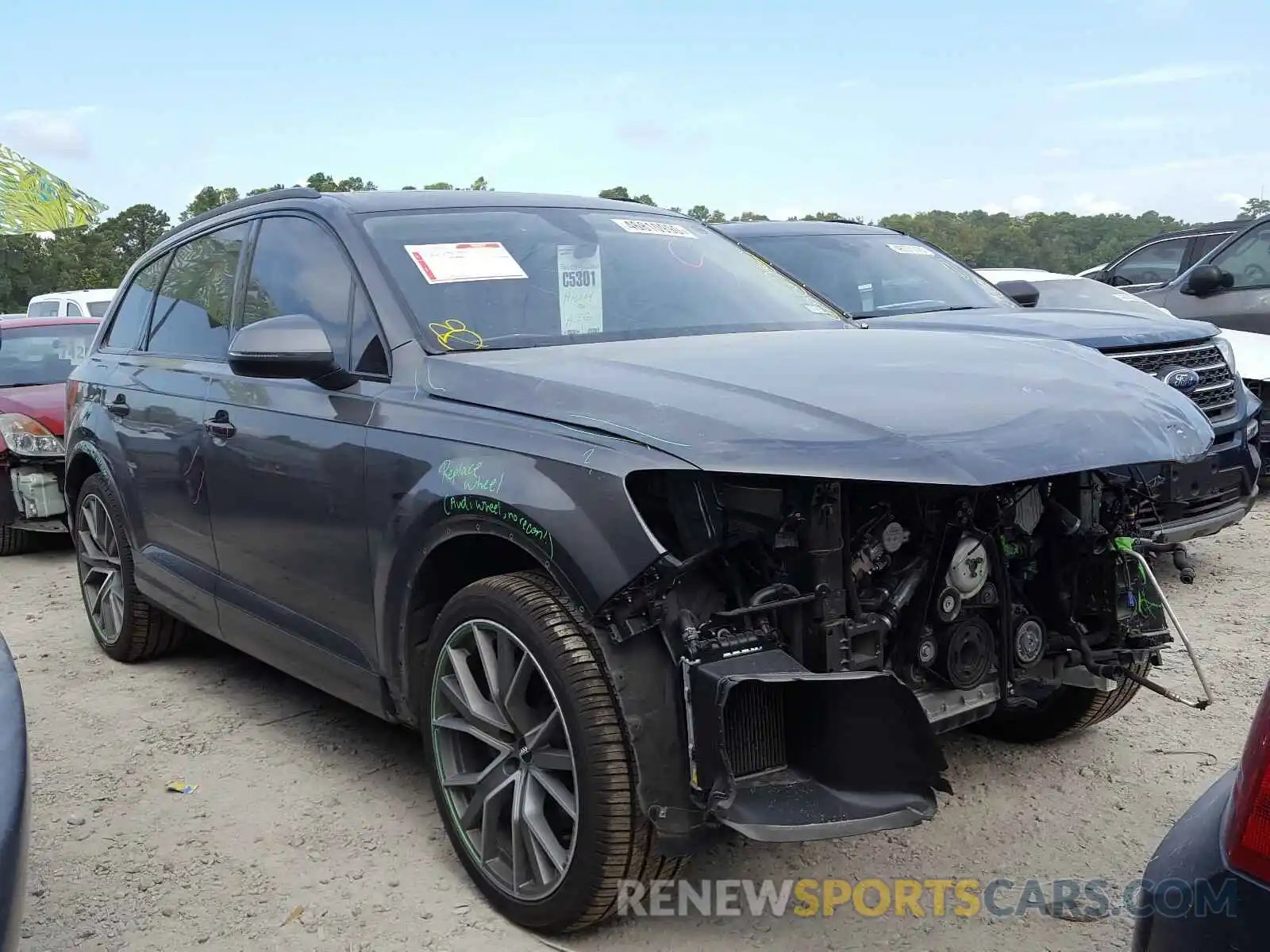 1 Photograph of a damaged car WA1VAAF76KD005559 AUDI Q7 2019