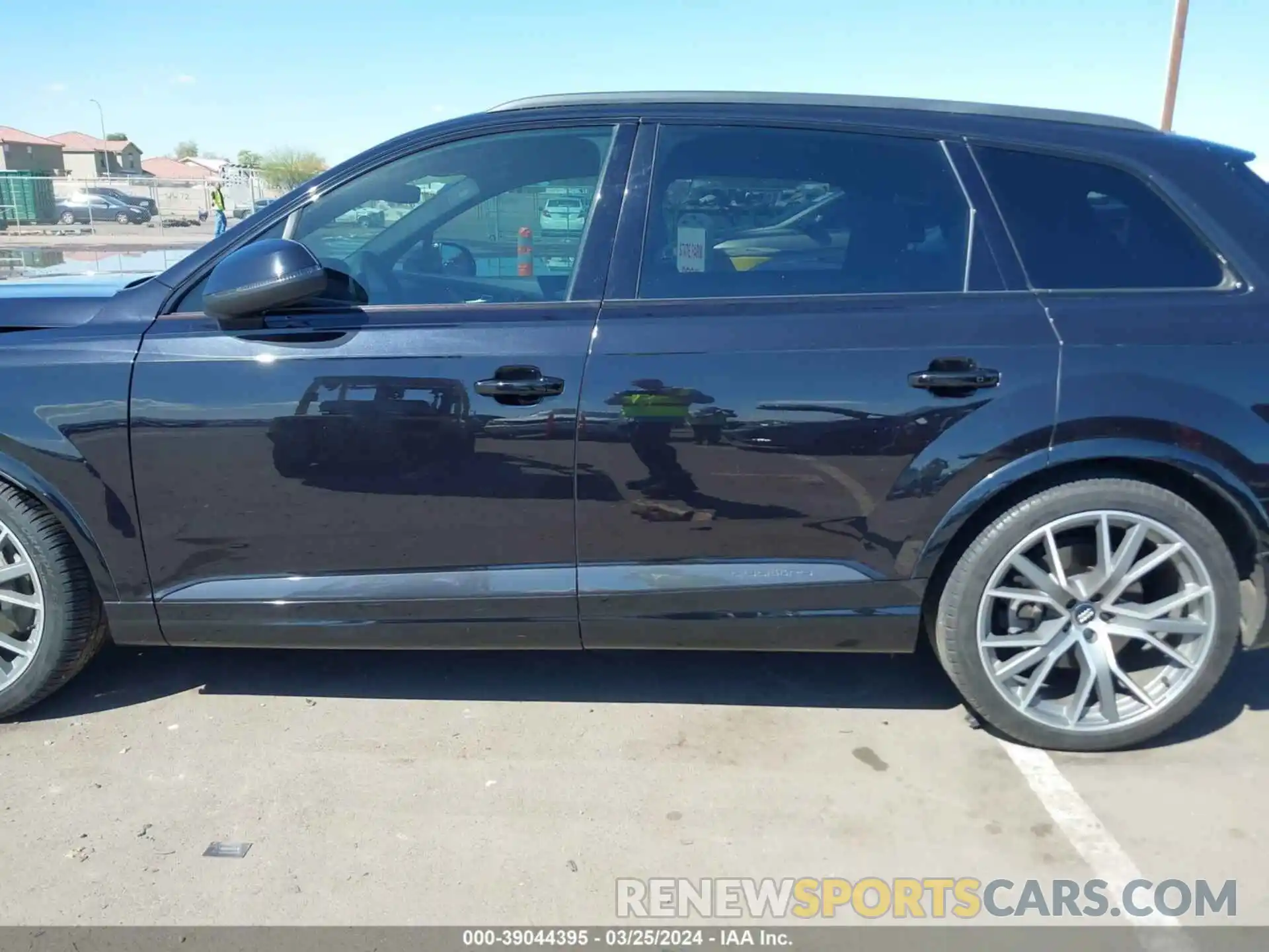 14 Photograph of a damaged car WA1VAAF76KD010602 AUDI Q7 2019