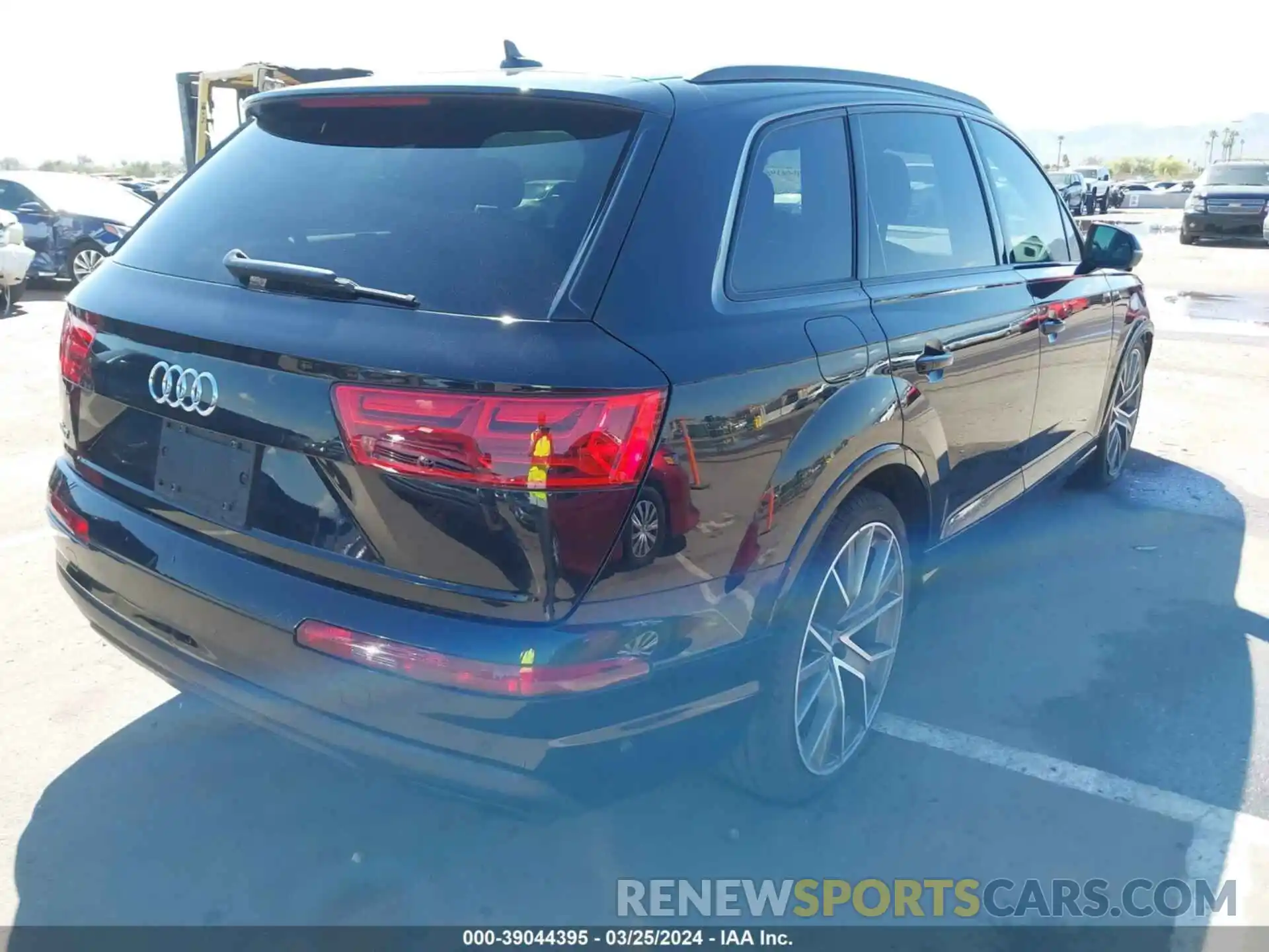 4 Photograph of a damaged car WA1VAAF76KD010602 AUDI Q7 2019