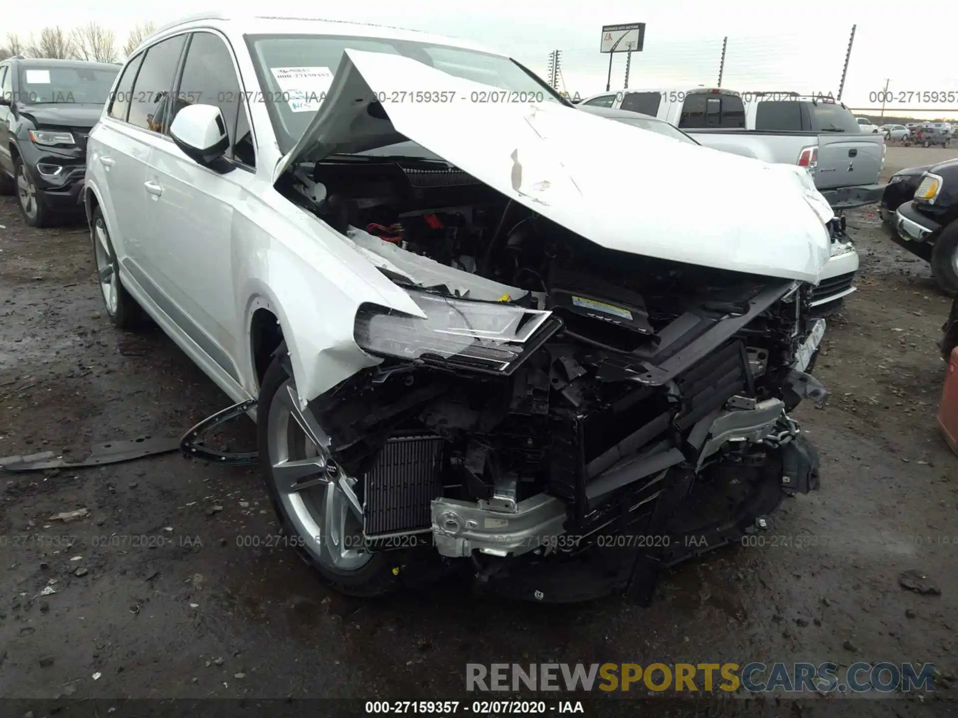 1 Photograph of a damaged car WA1VAAF76KD016383 AUDI Q7 2019