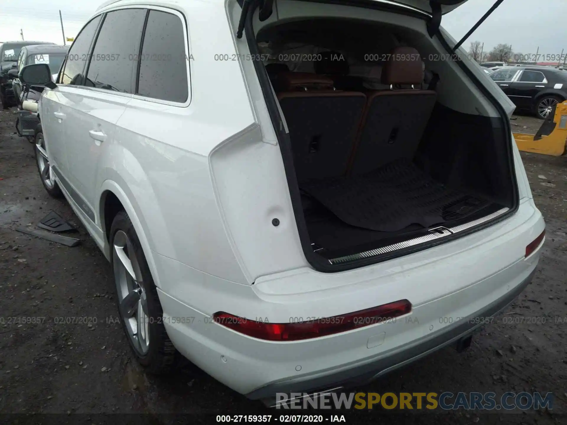 3 Фотография поврежденного автомобиля WA1VAAF76KD016383 AUDI Q7 2019