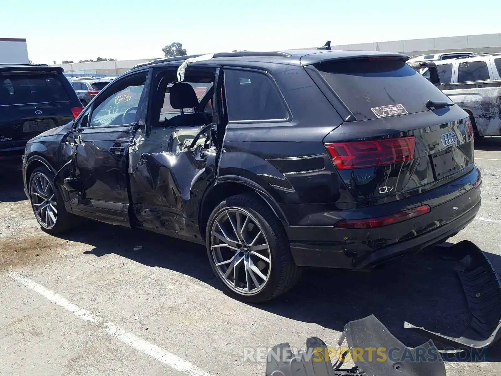 3 Фотография поврежденного автомобиля WA1VAAF76KD031756 AUDI Q7 2019