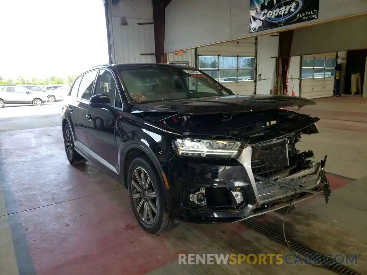 1 Photograph of a damaged car WA1VAAF76KD039923 AUDI Q7 2019