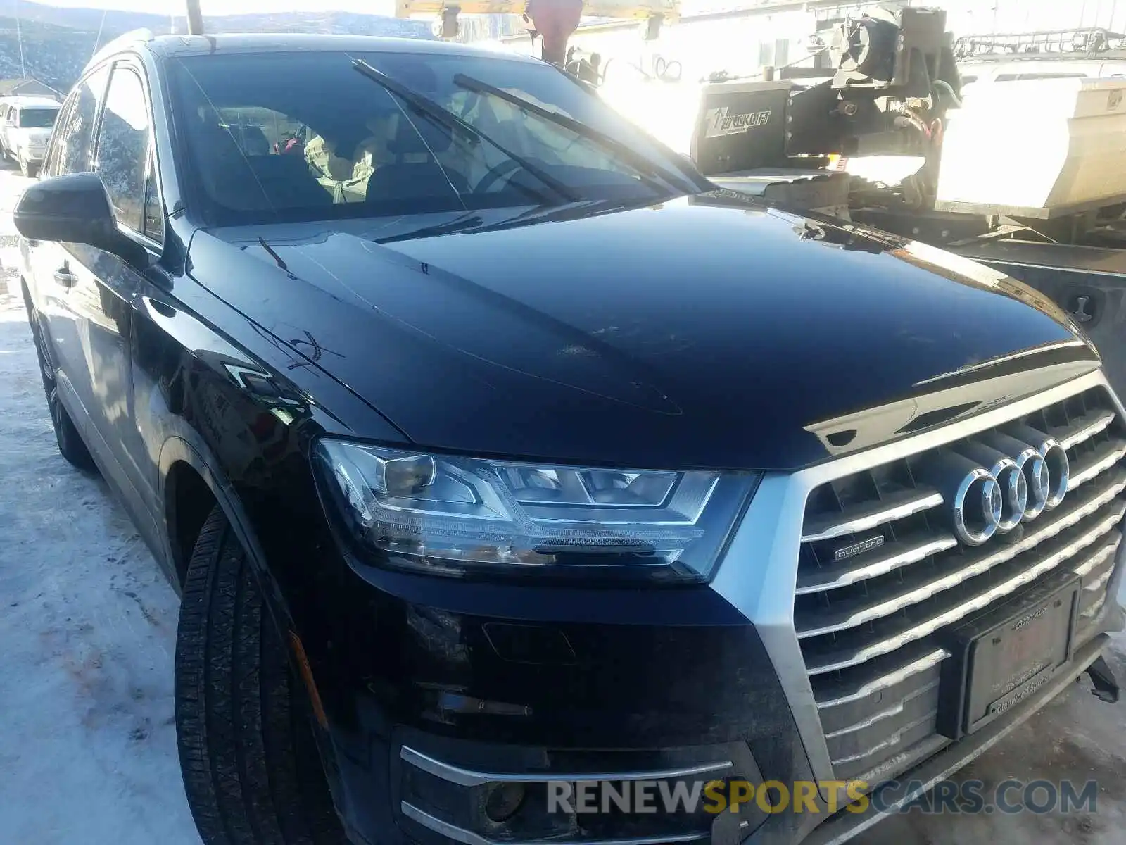 1 Photograph of a damaged car WA1VAAF77KD013637 AUDI Q7 2019