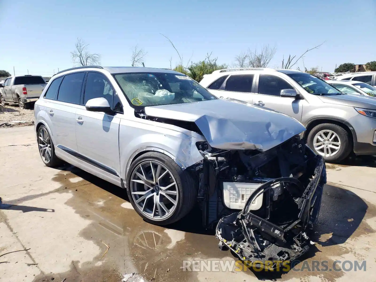 1 Photograph of a damaged car WA1VAAF77KD018420 AUDI Q7 2019