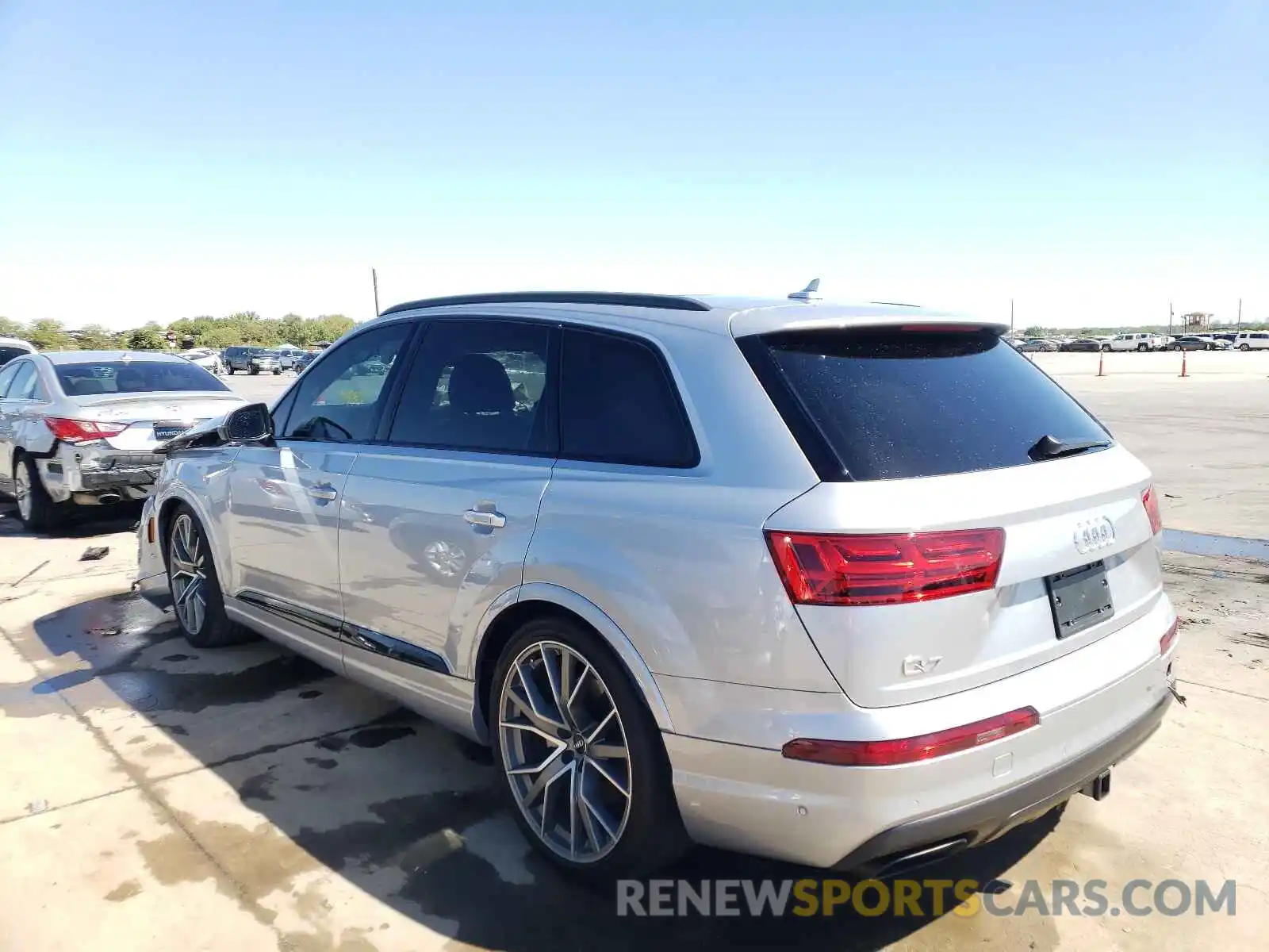 3 Фотография поврежденного автомобиля WA1VAAF77KD018420 AUDI Q7 2019