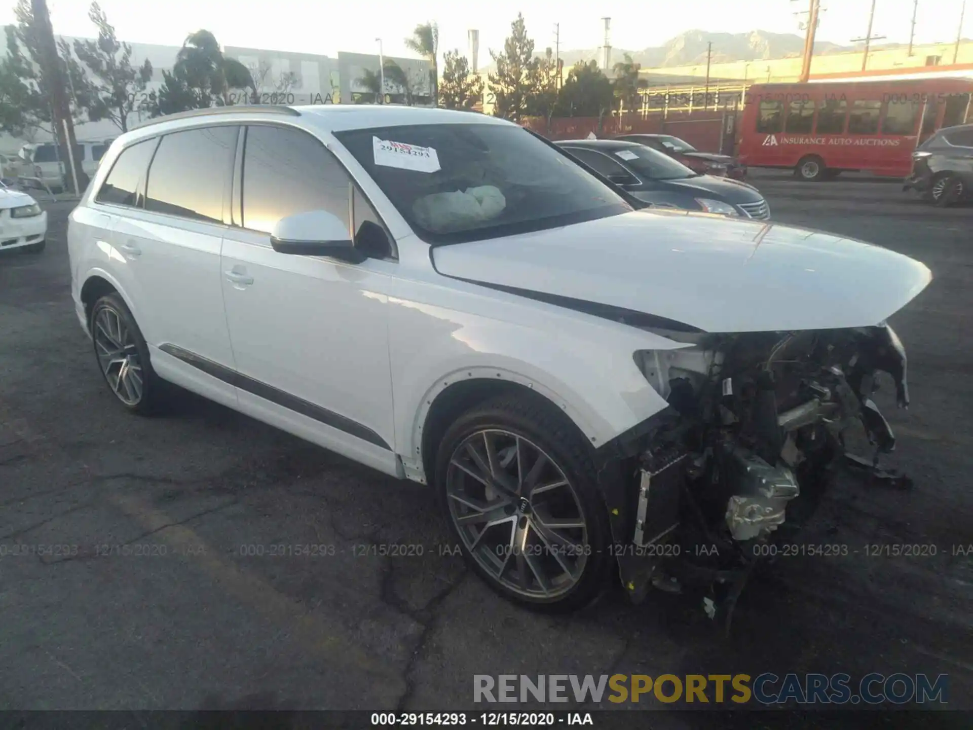 1 Photograph of a damaged car WA1VAAF78KD011461 AUDI Q7 2019