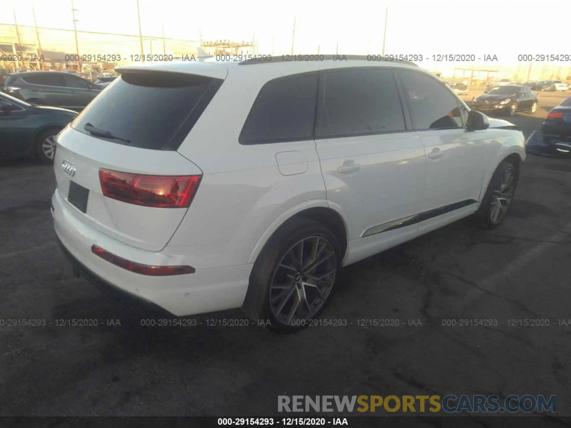 4 Photograph of a damaged car WA1VAAF78KD011461 AUDI Q7 2019