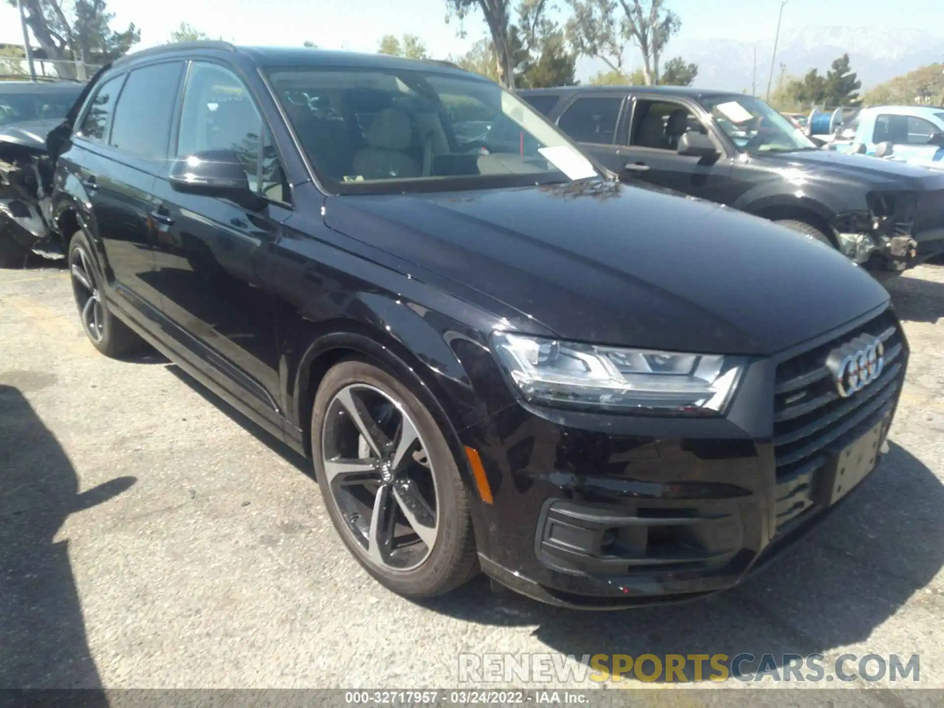 1 Photograph of a damaged car WA1VAAF78KD049286 AUDI Q7 2019