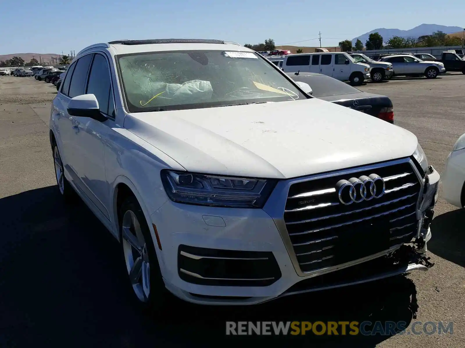 1 Photograph of a damaged car WA1VAAF79KD007919 AUDI Q7 2019