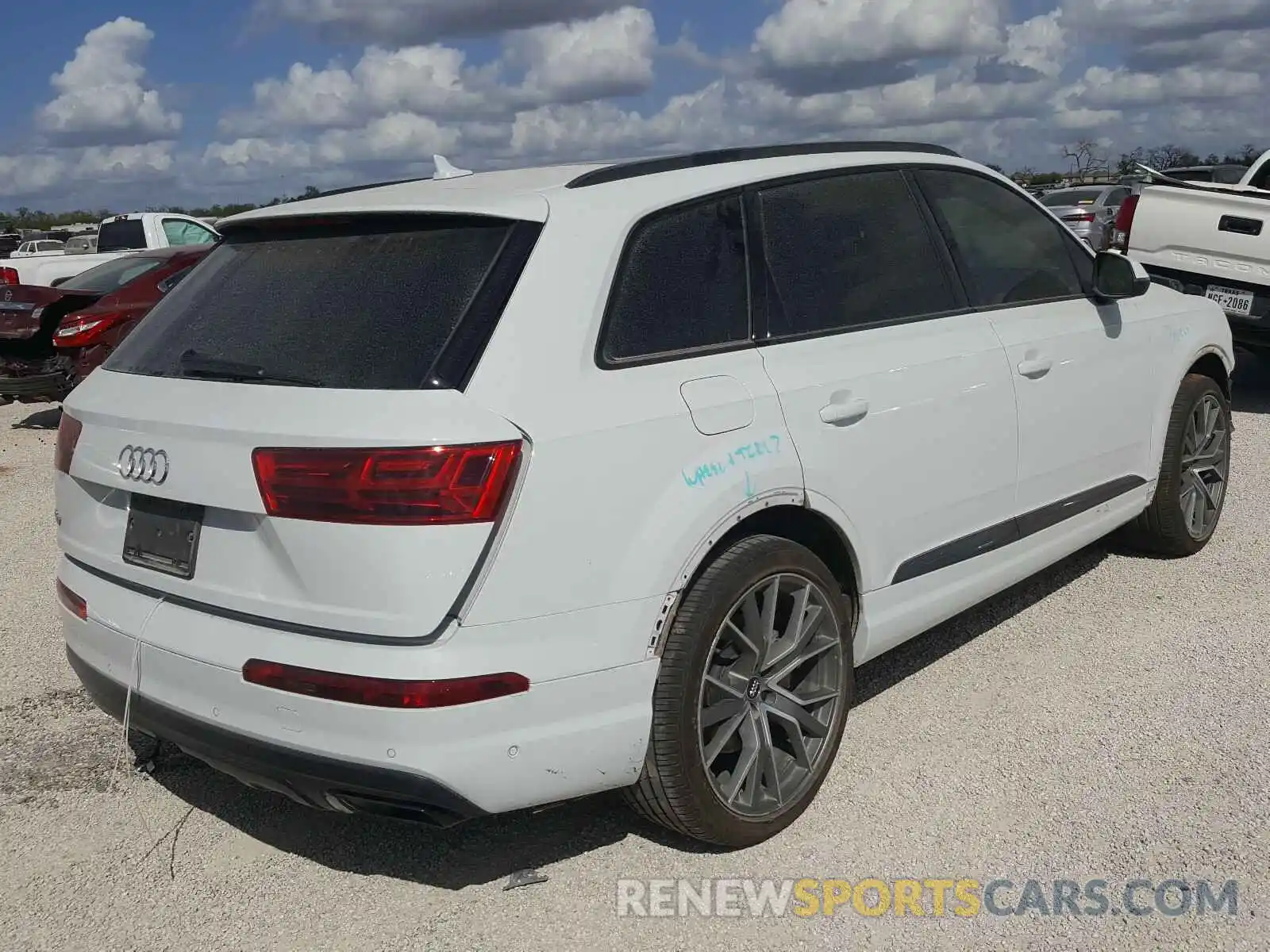 4 Photograph of a damaged car WA1VAAF79KD019651 AUDI Q7 2019