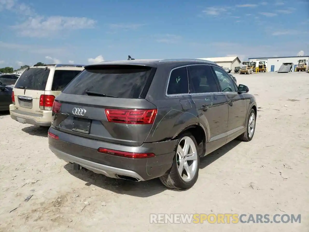 4 Фотография поврежденного автомобиля WA1VAAF7XKD010036 AUDI Q7 2019