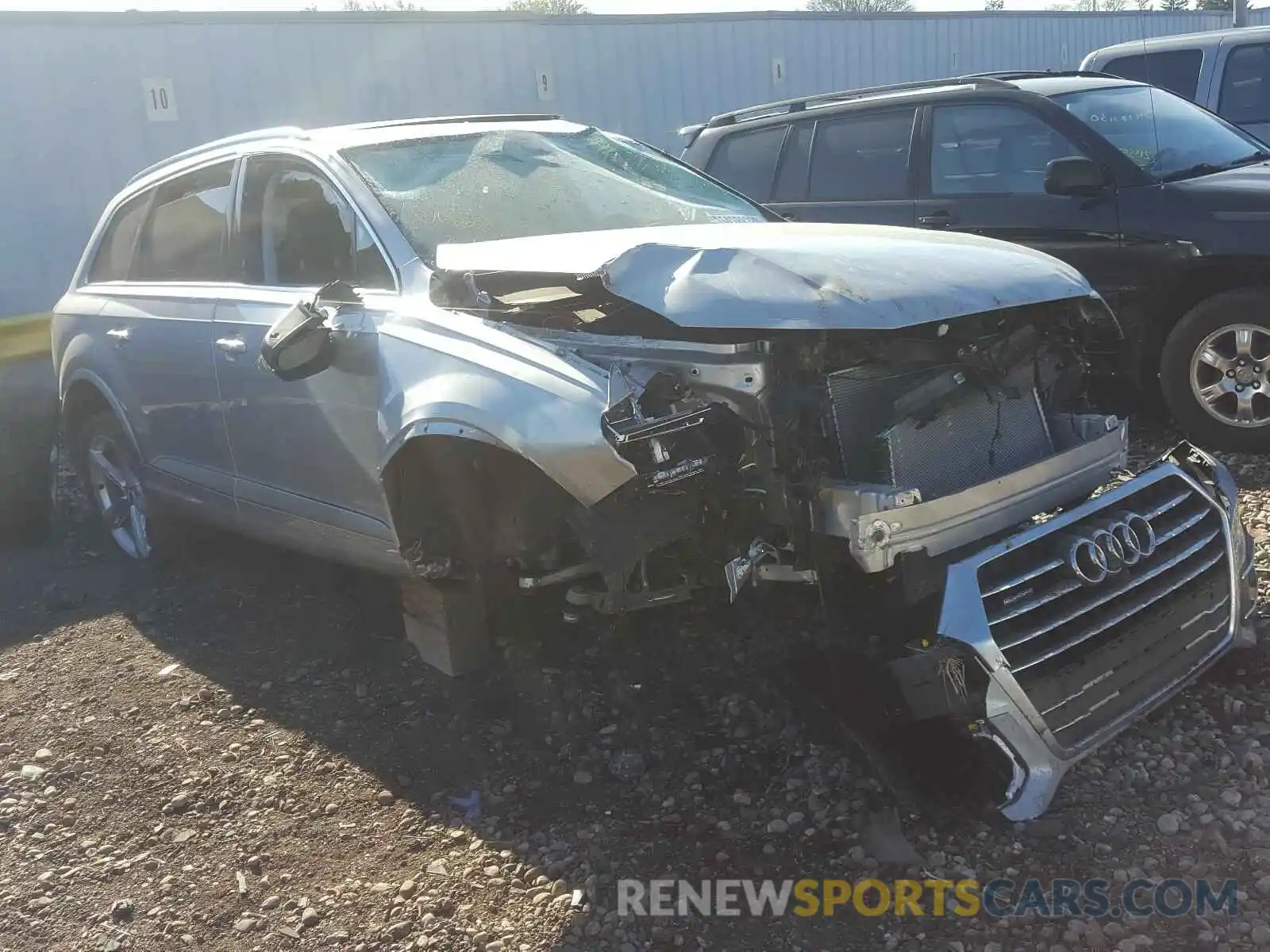 1 Photograph of a damaged car WA1VAAF7XKD020291 AUDI Q7 2019