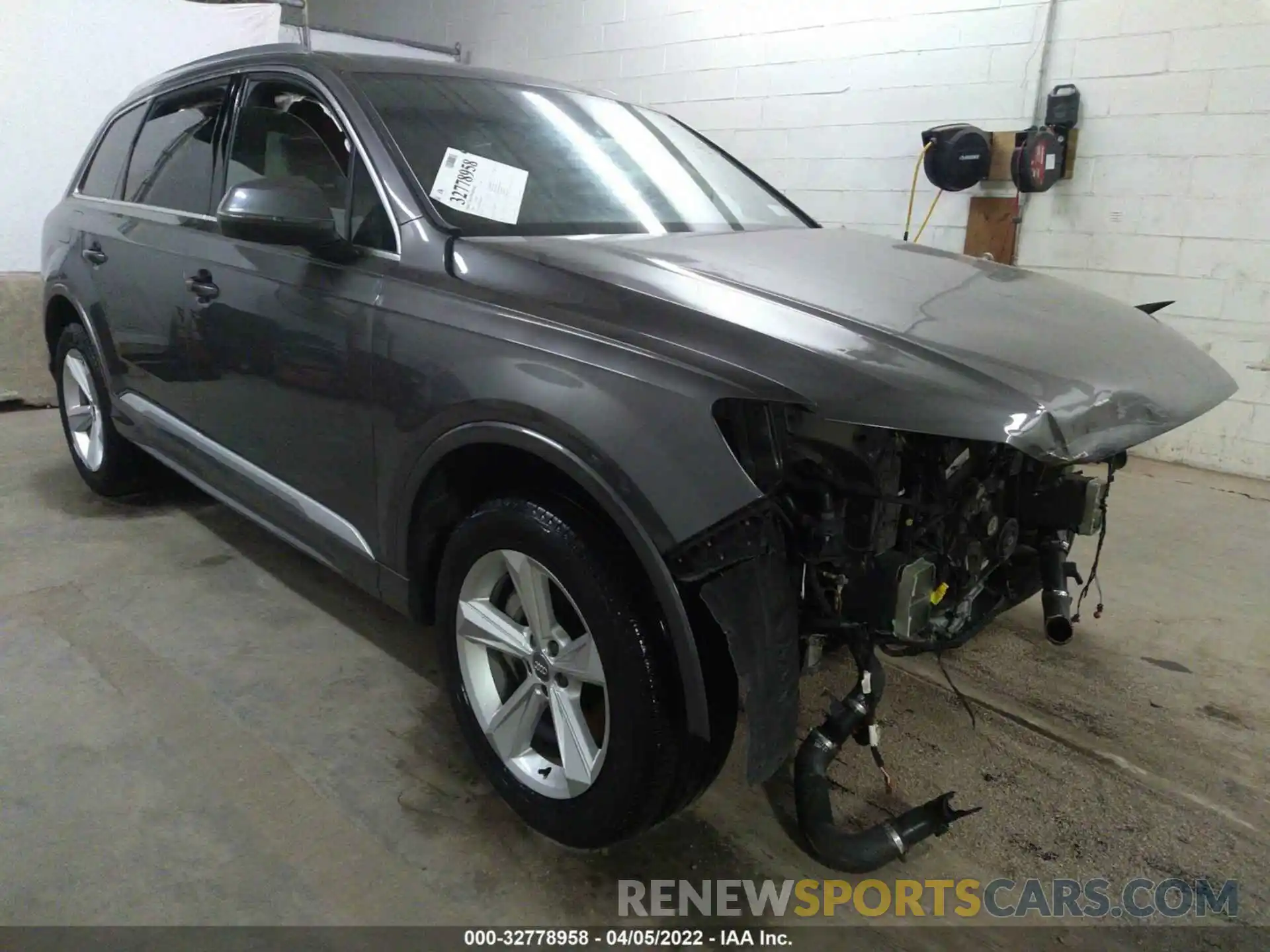 1 Photograph of a damaged car WA1AJAF77LD007451 AUDI Q7 2020