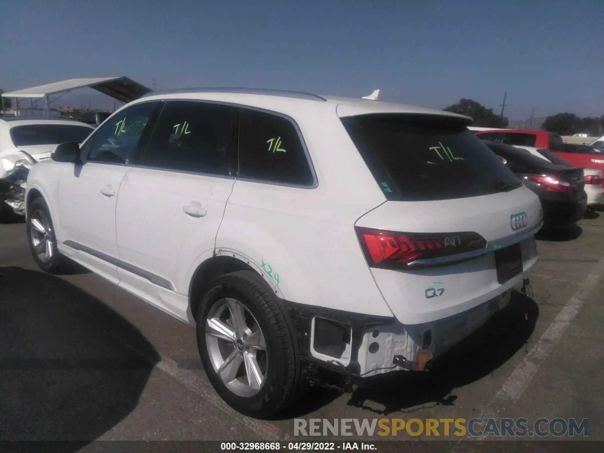 3 Photograph of a damaged car WA1AJAF79LD006334 AUDI Q7 2020