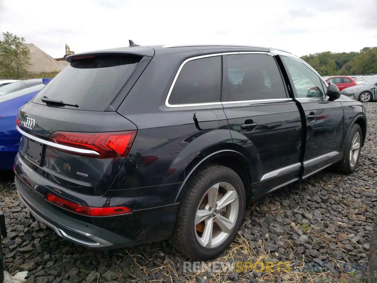 4 Photograph of a damaged car WA1AXAF72LD000213 AUDI Q7 2020