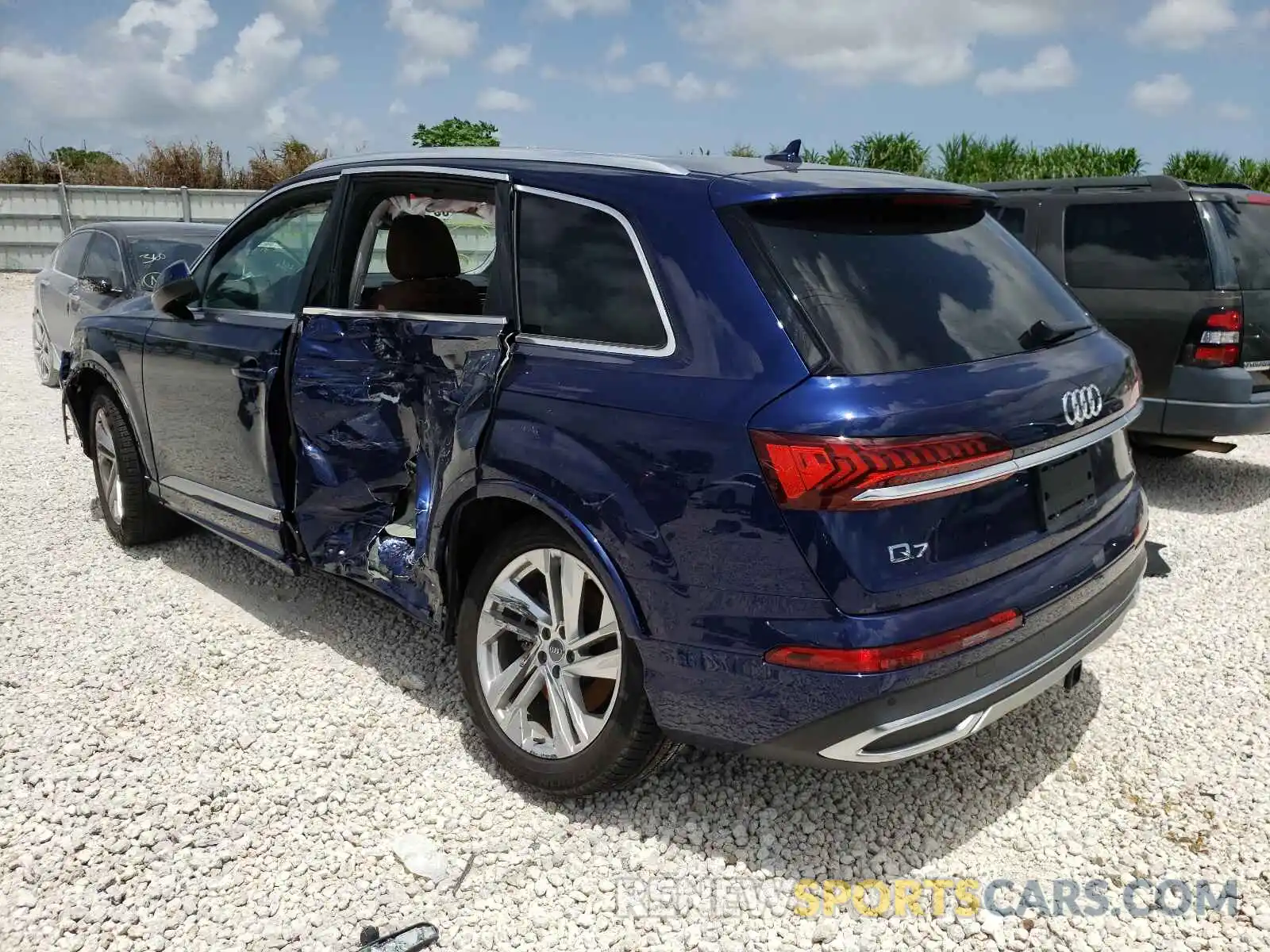 3 Фотография поврежденного автомобиля WA1LJAF73LD007200 AUDI Q7 2020