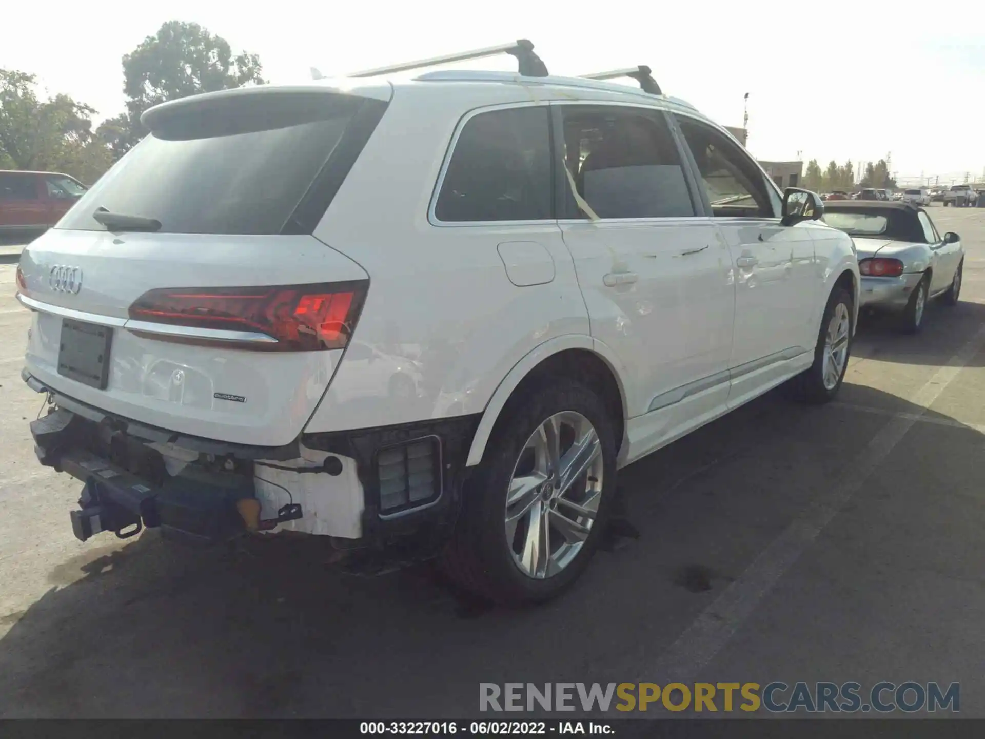 4 Photograph of a damaged car WA1LJAF75LD006808 AUDI Q7 2020