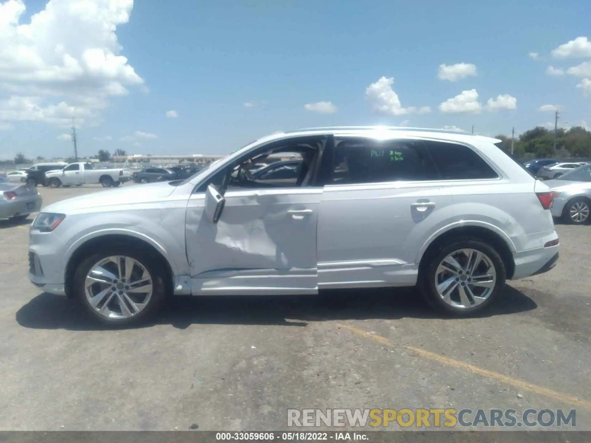 6 Photograph of a damaged car WA1LJAF76LD008132 AUDI Q7 2020