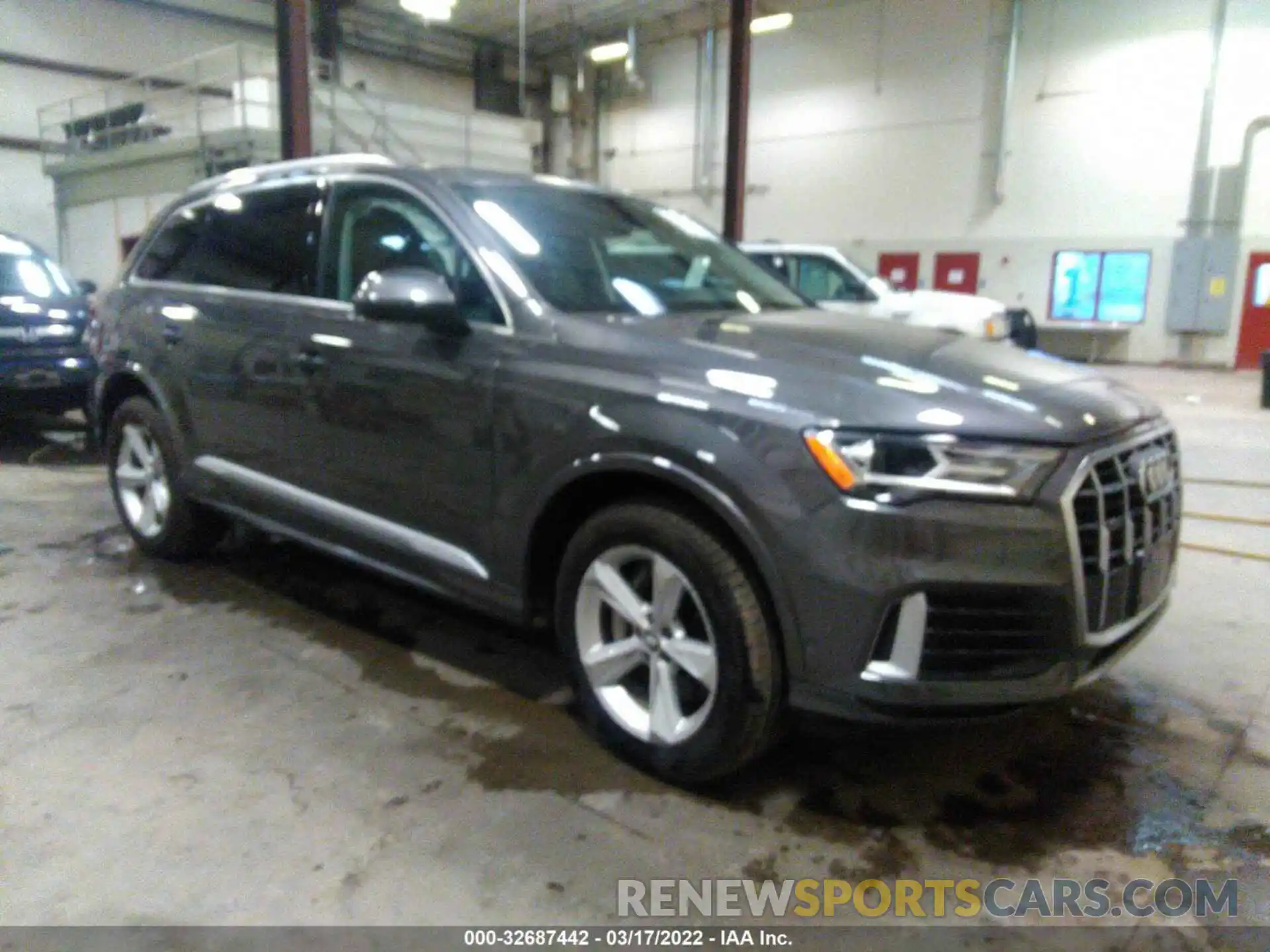 1 Photograph of a damaged car WA1LJAF78LD010237 AUDI Q7 2020