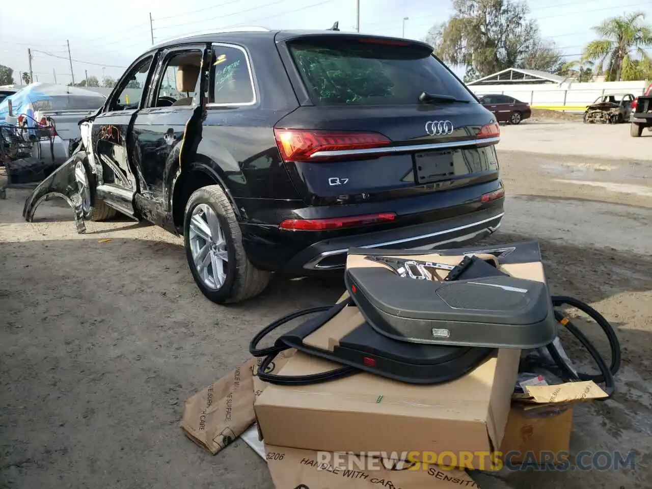 3 Фотография поврежденного автомобиля WA1LXAF72LD002424 AUDI Q7 2020