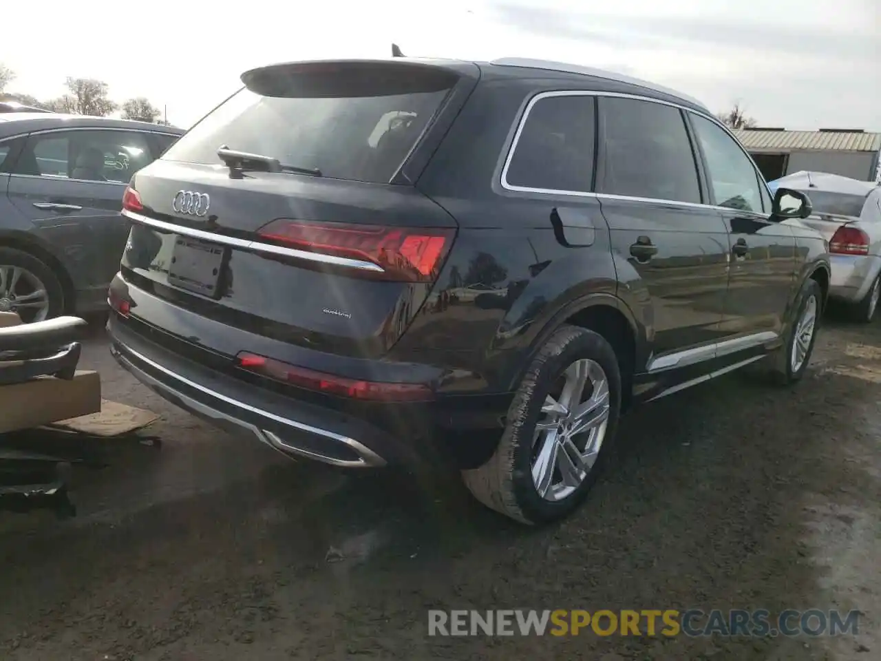 4 Photograph of a damaged car WA1LXAF72LD002424 AUDI Q7 2020