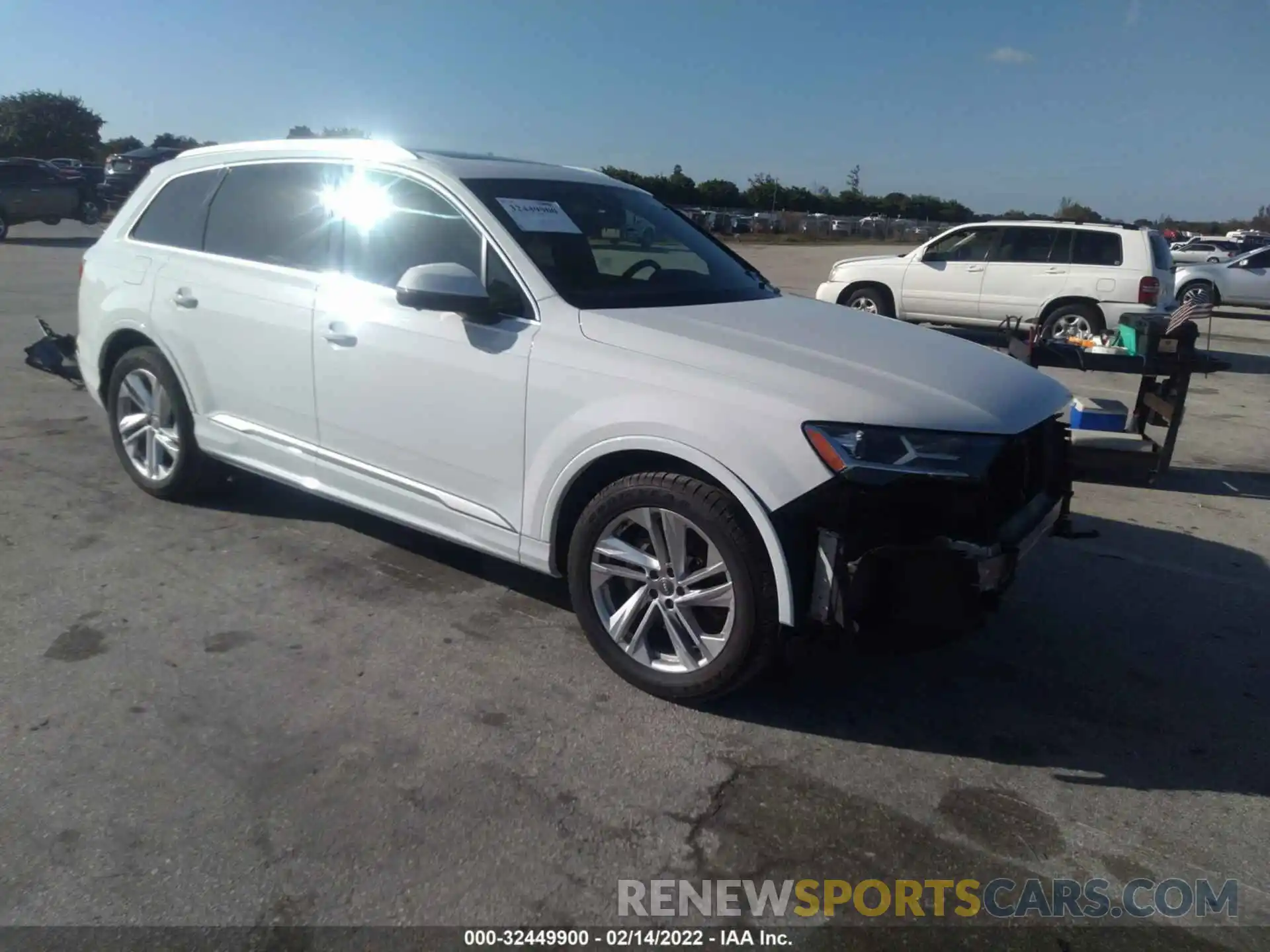 1 Photograph of a damaged car WA1LXAF72LD002567 AUDI Q7 2020