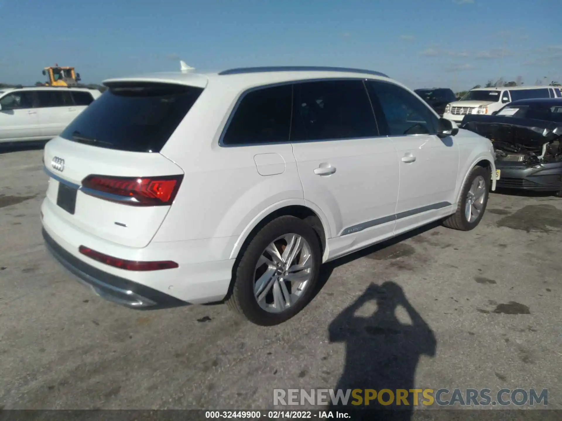 4 Photograph of a damaged car WA1LXAF72LD002567 AUDI Q7 2020