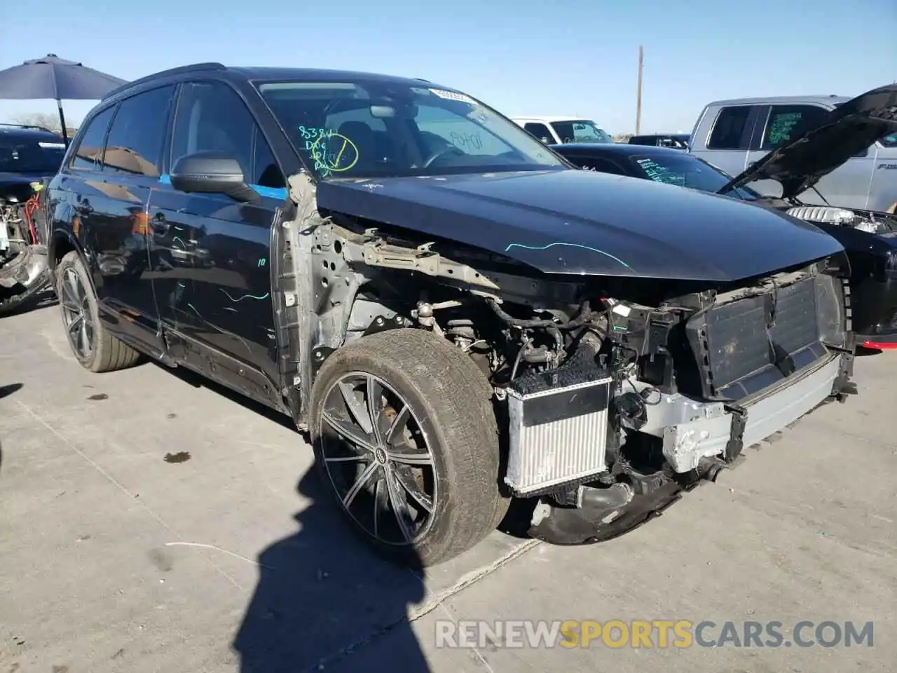 1 Photograph of a damaged car WA1LXAF72LD008482 AUDI Q7 2020