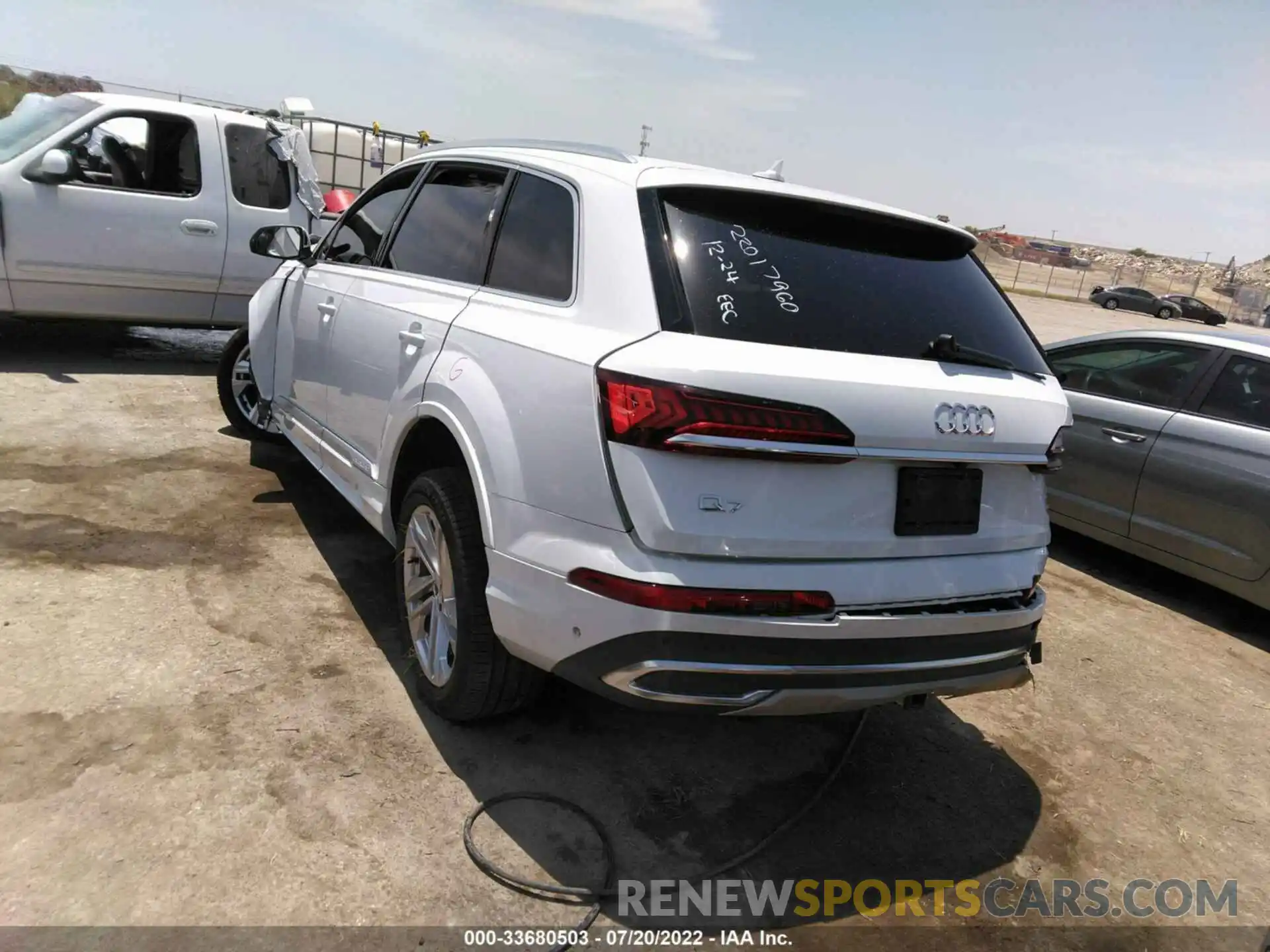 3 Photograph of a damaged car WA1LXAF75LD000571 AUDI Q7 2020