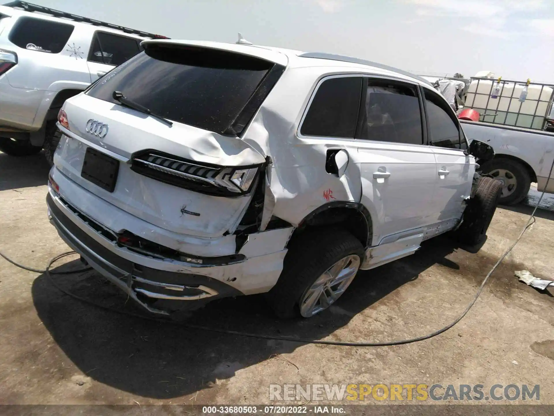 4 Photograph of a damaged car WA1LXAF75LD000571 AUDI Q7 2020