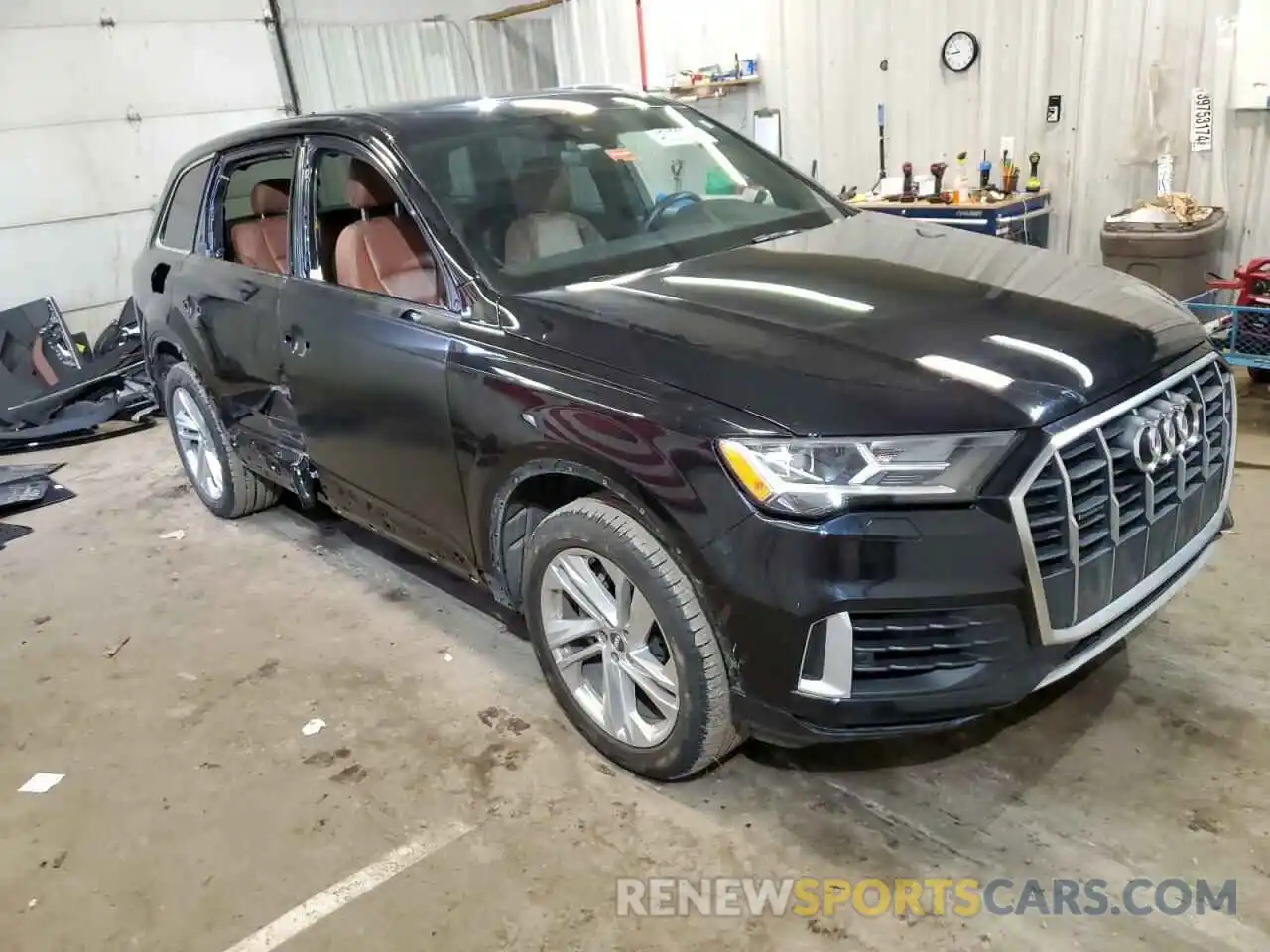 4 Photograph of a damaged car WA1LXAF75LD001087 AUDI Q7 2020