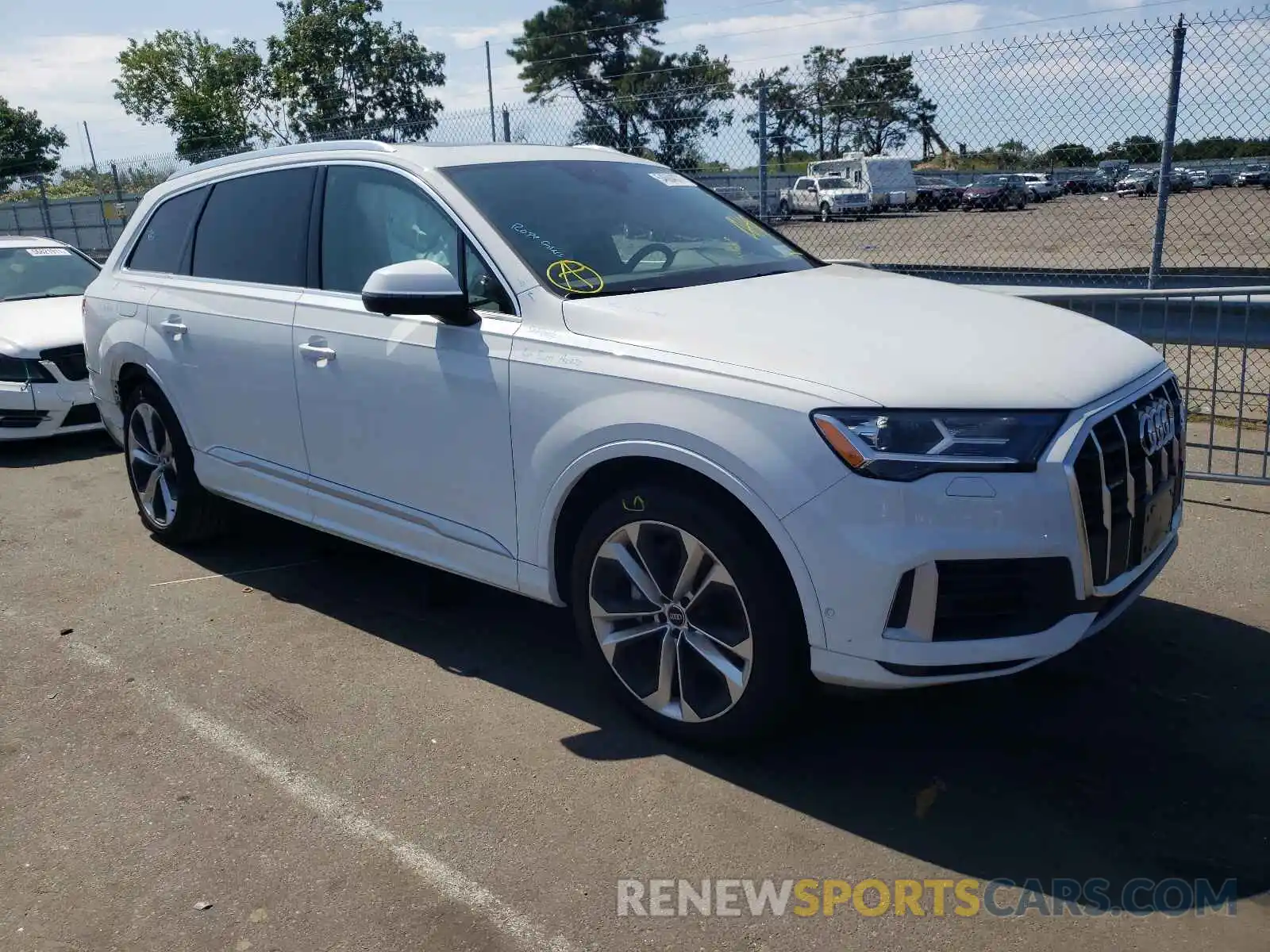 1 Photograph of a damaged car WA1LXAF76LD007366 AUDI Q7 2020