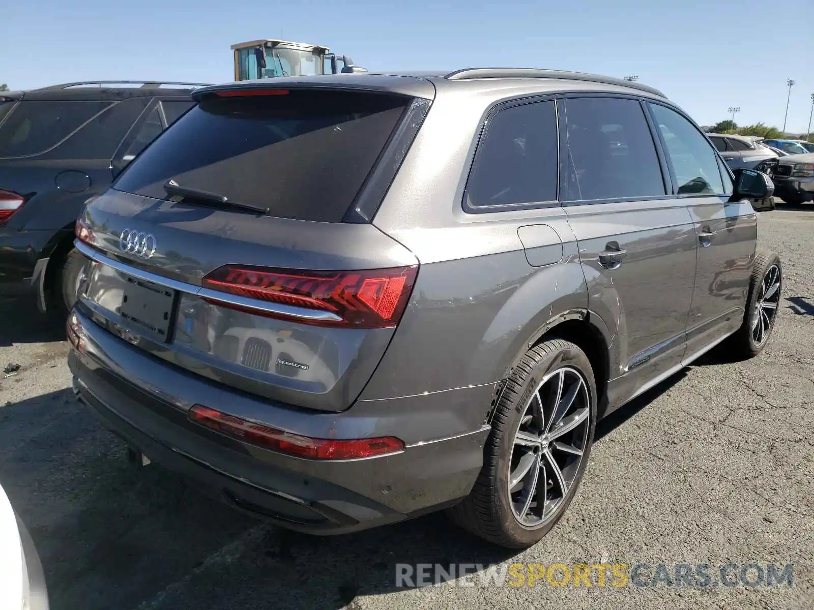 4 Photograph of a damaged car WA1LXAF78LD001522 AUDI Q7 2020