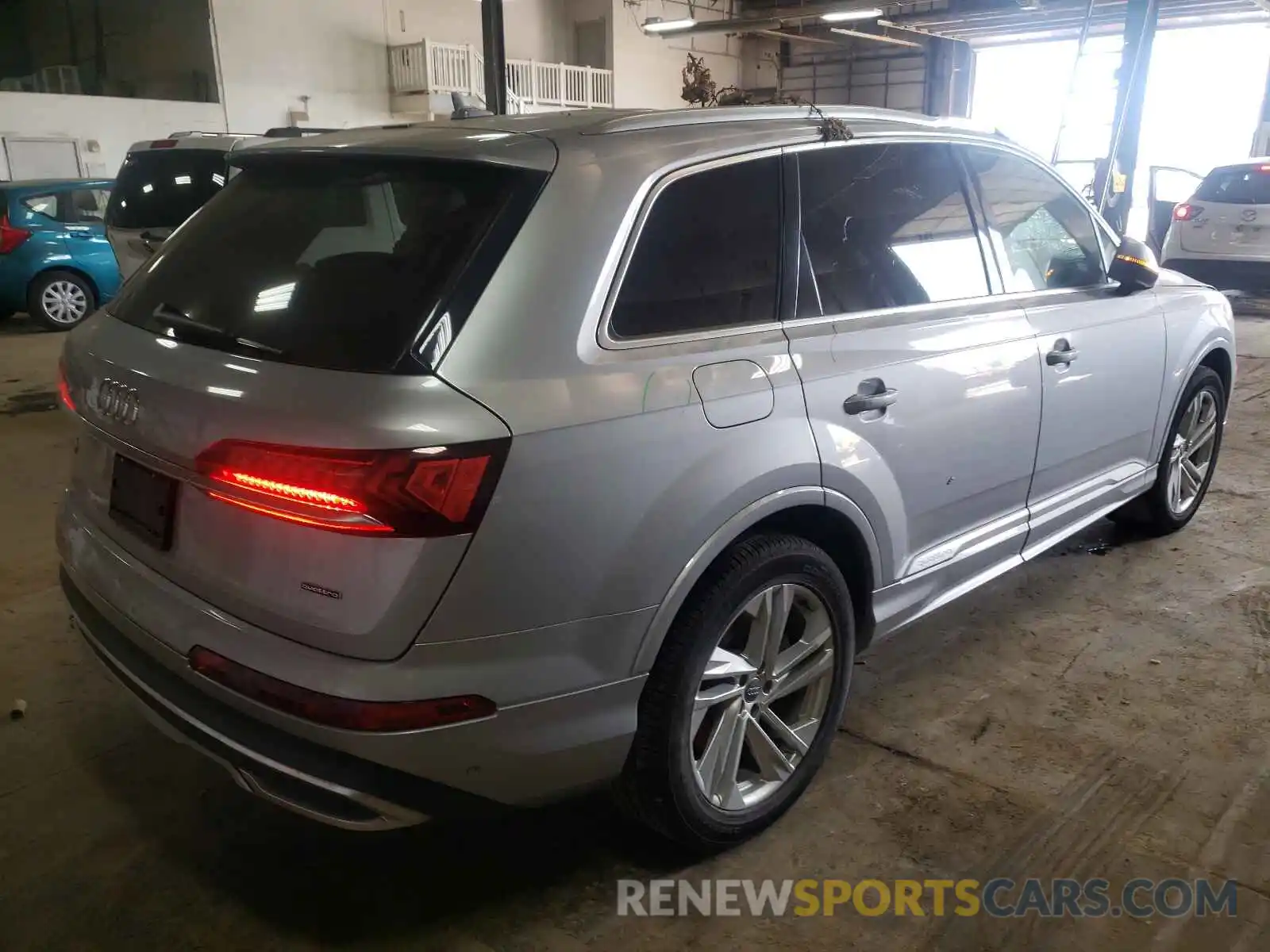 4 Фотография поврежденного автомобиля WA1LXAF7XLD002056 AUDI Q7 2020