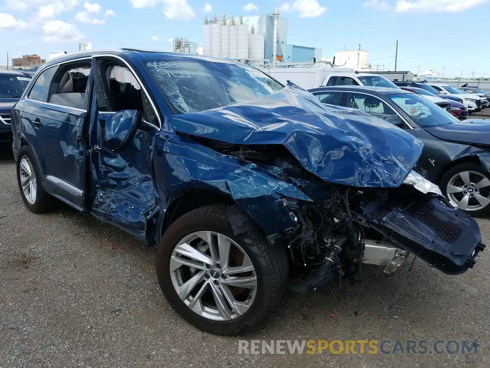 1 Photograph of a damaged car WA1LXAF7XLD002333 AUDI Q7 2020