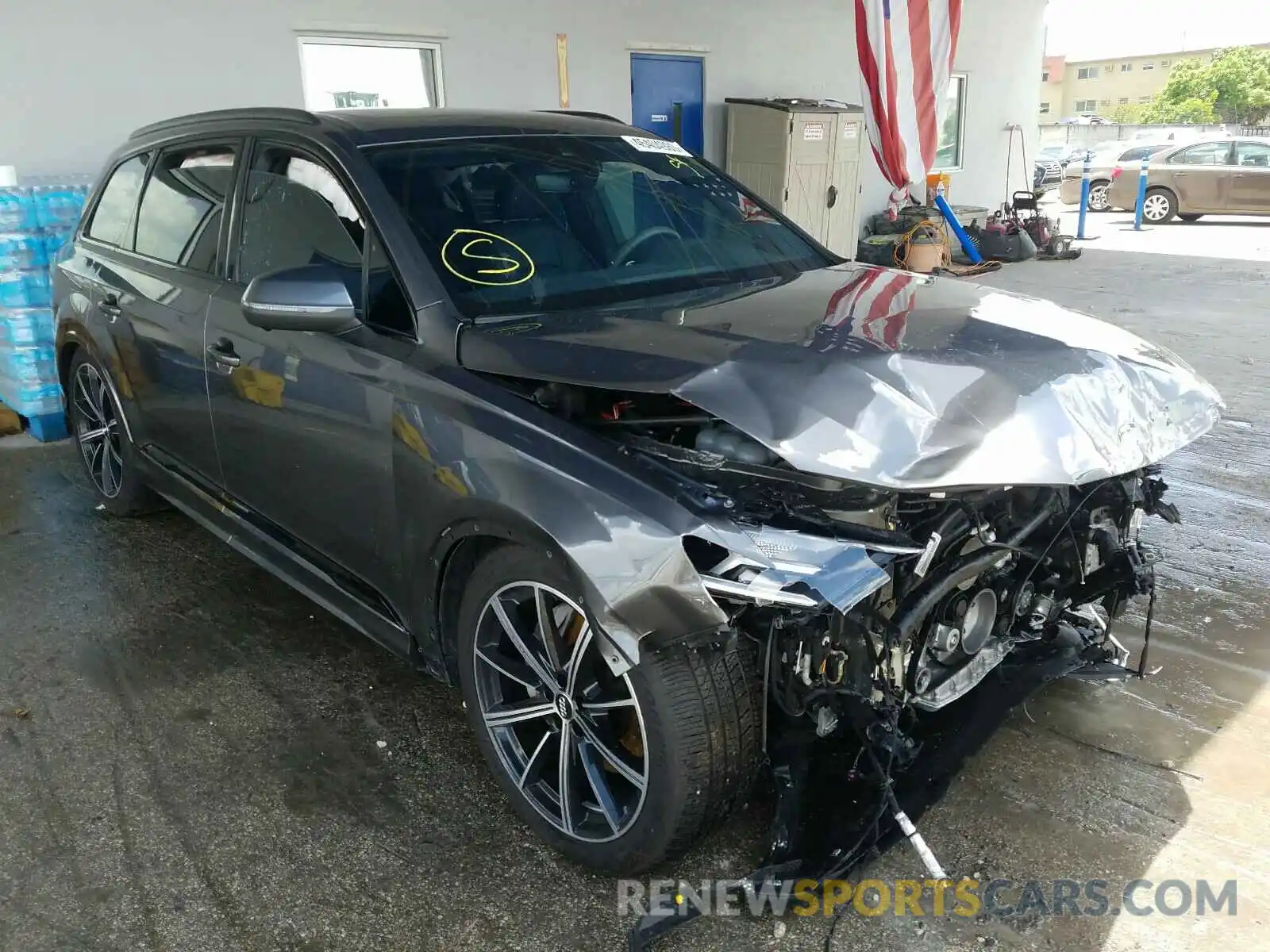 1 Photograph of a damaged car WA1LXAF7XLD002378 AUDI Q7 2020