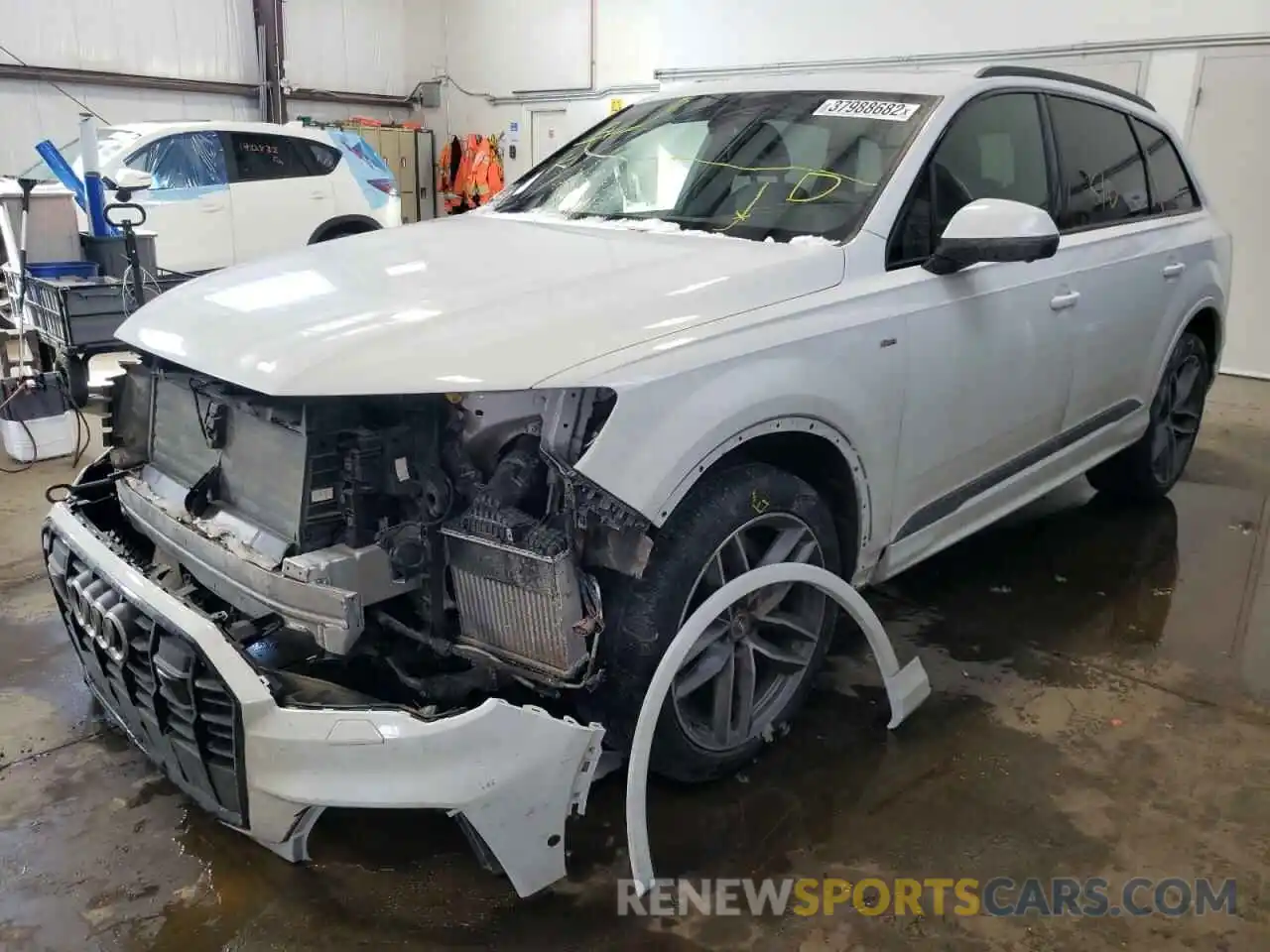 2 Photograph of a damaged car WA1MXAF73LD002002 AUDI Q7 2020