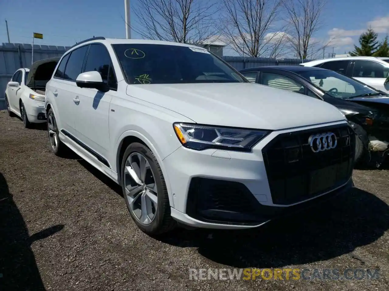 1 Photograph of a damaged car WA1MXAF73LD010892 AUDI Q7 2020