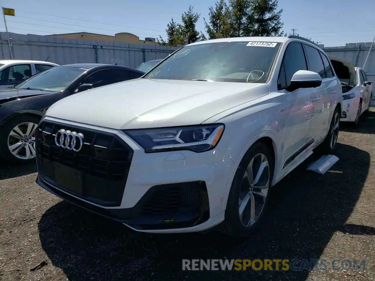 2 Photograph of a damaged car WA1MXAF73LD010892 AUDI Q7 2020