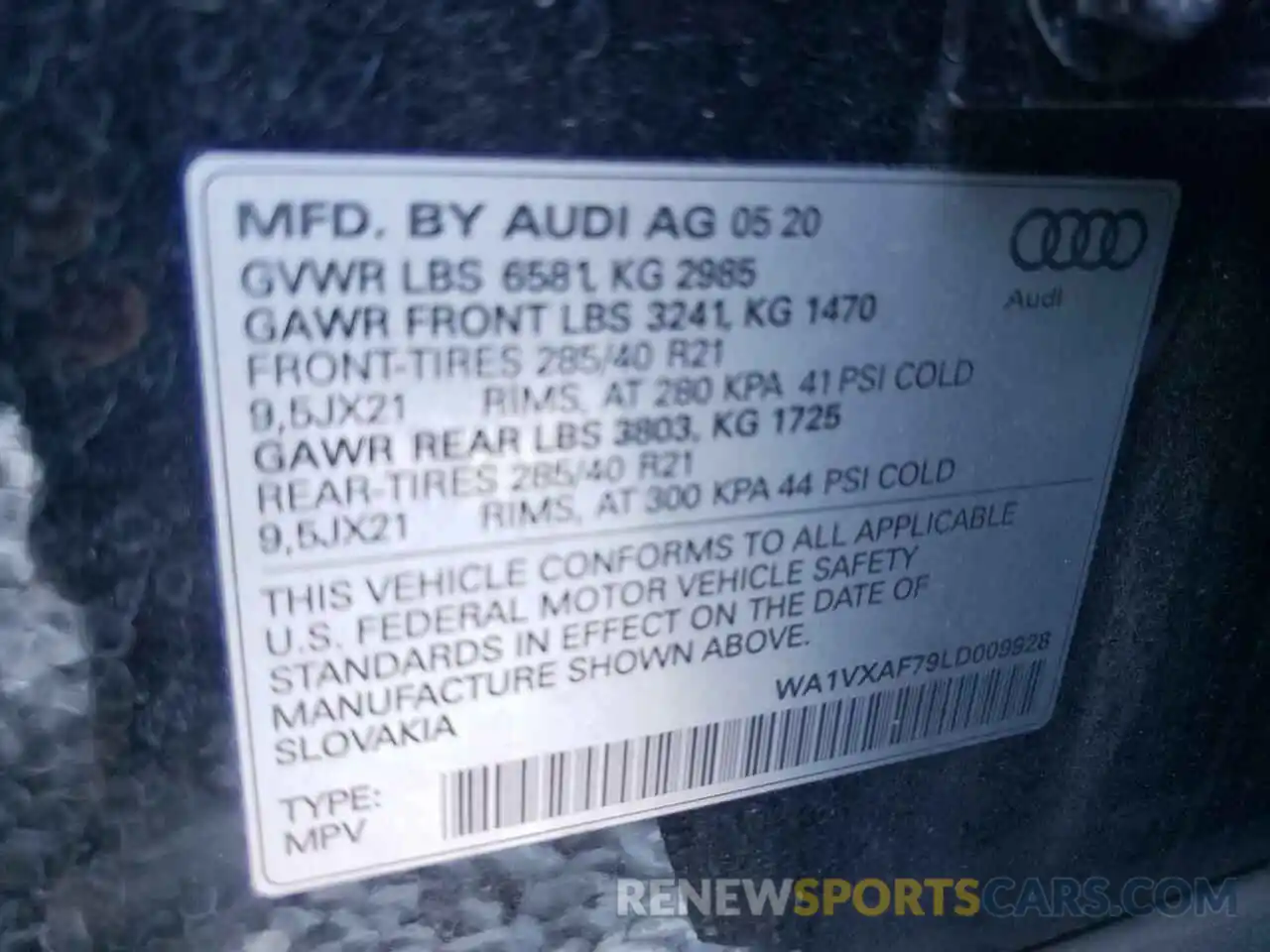 10 Photograph of a damaged car WA1VXAF79LD009928 AUDI Q7 2020