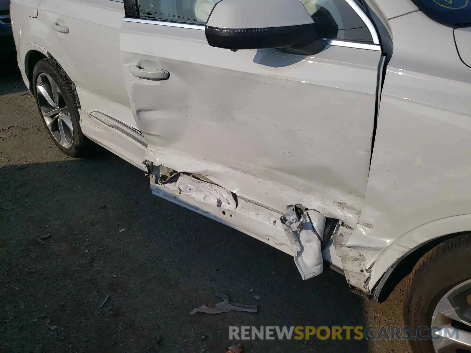 9 Photograph of a damaged car WA1VXAF7XLD000154 AUDI Q7 2020