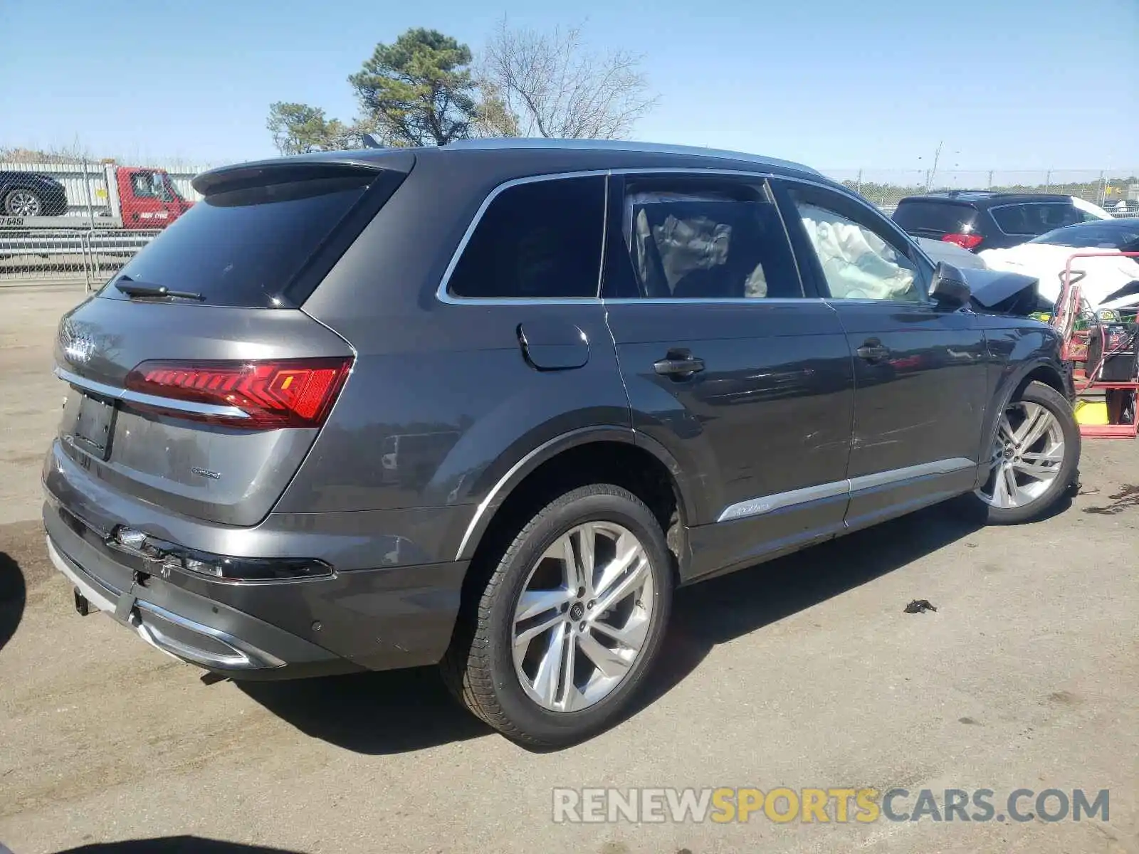 4 Photograph of a damaged car WA1AJAF79MD012989 AUDI Q7 2021